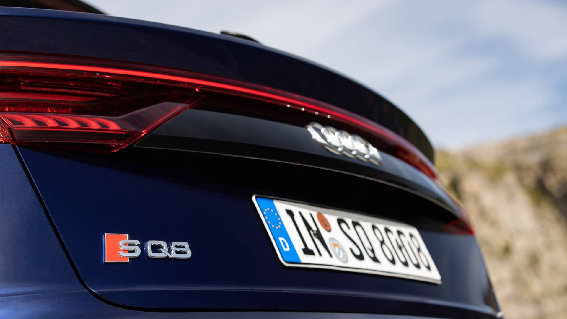 Audi SQ8 TDI in Navarra Blue