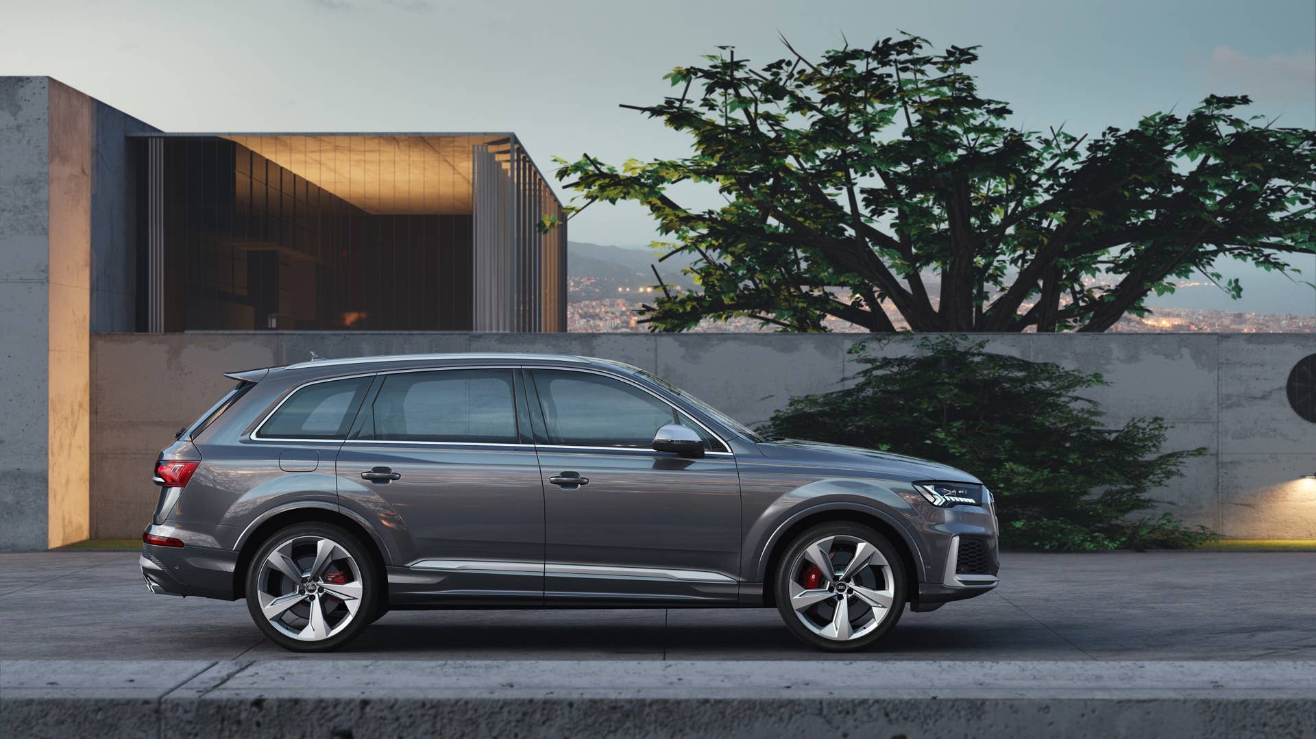 Audi SQ7 side view