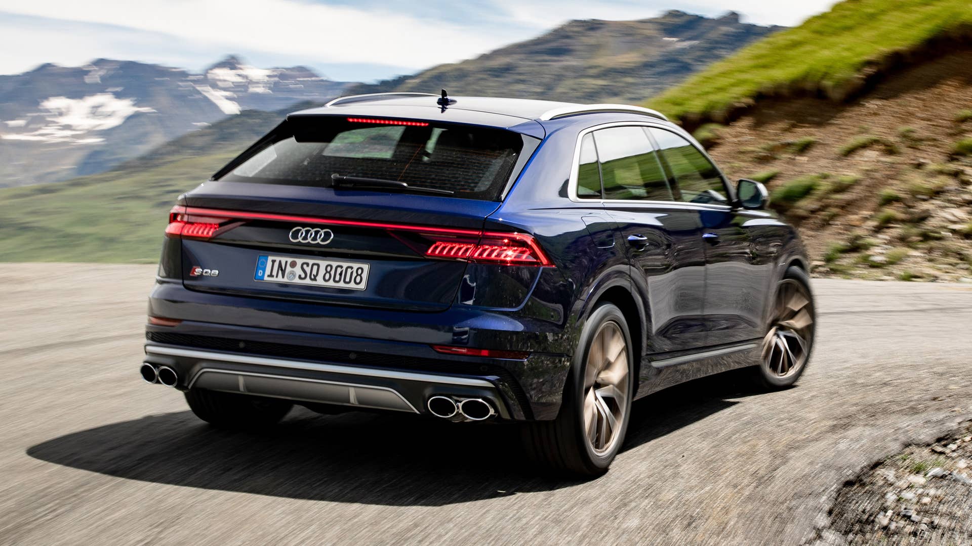 Audi SQ8 TDI in Navarra Blue