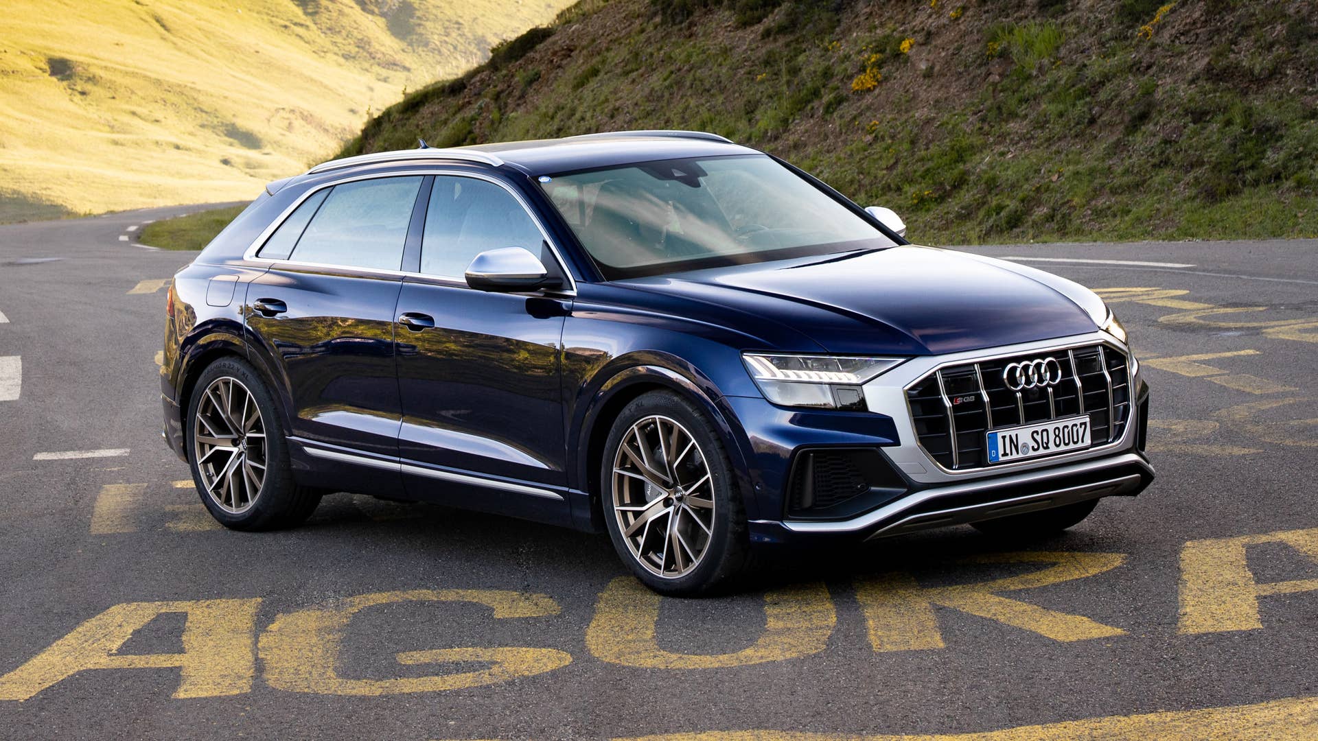 Audi SQ8 TDI in Navarra Blue