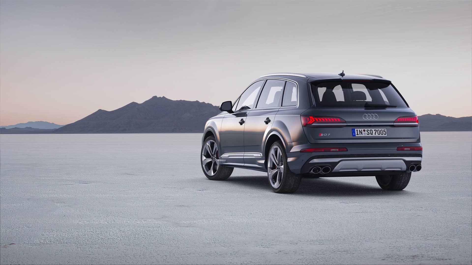 Audi SQ7 rear