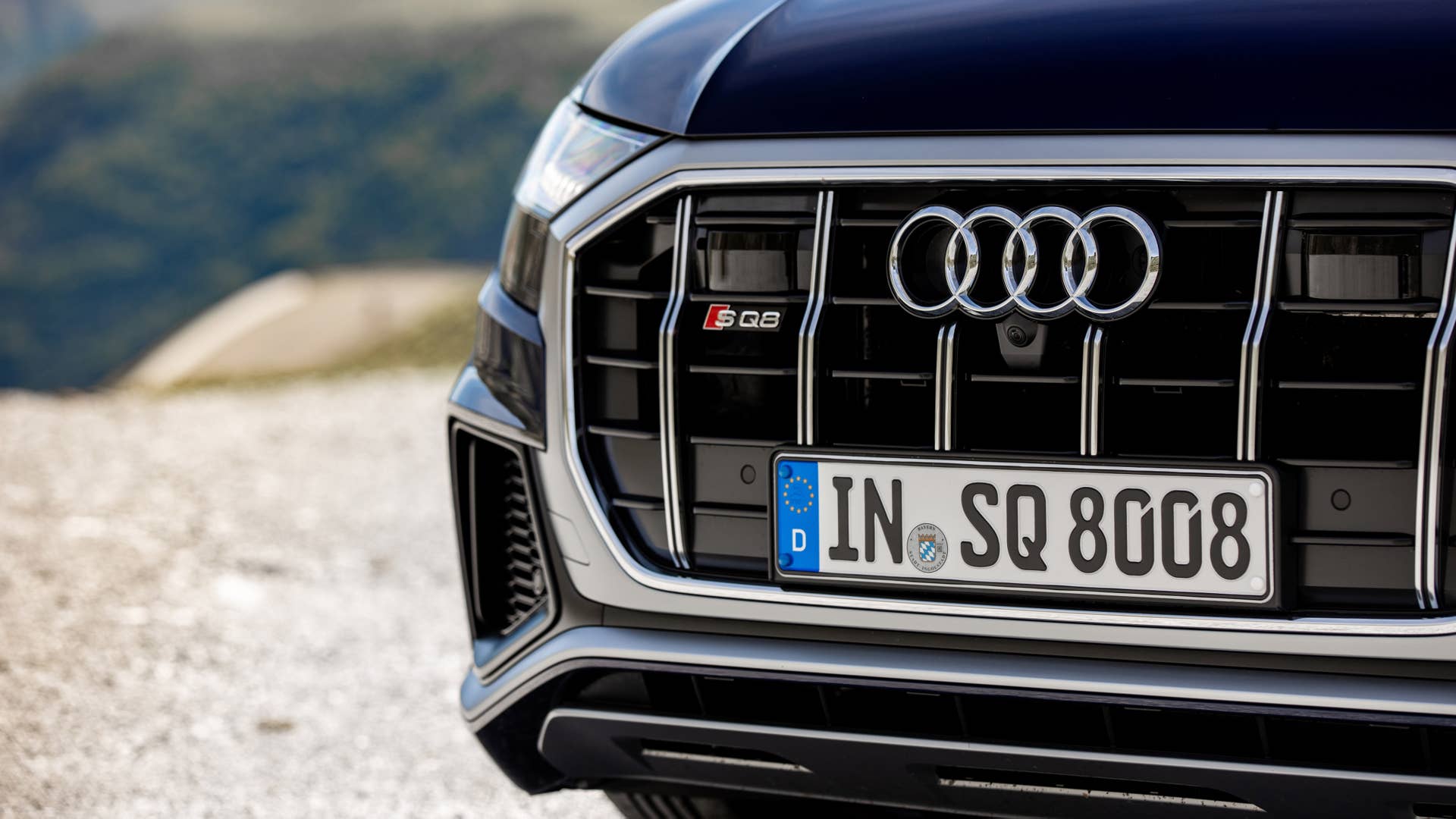 Audi SQ8 TDI in Navarra Blue