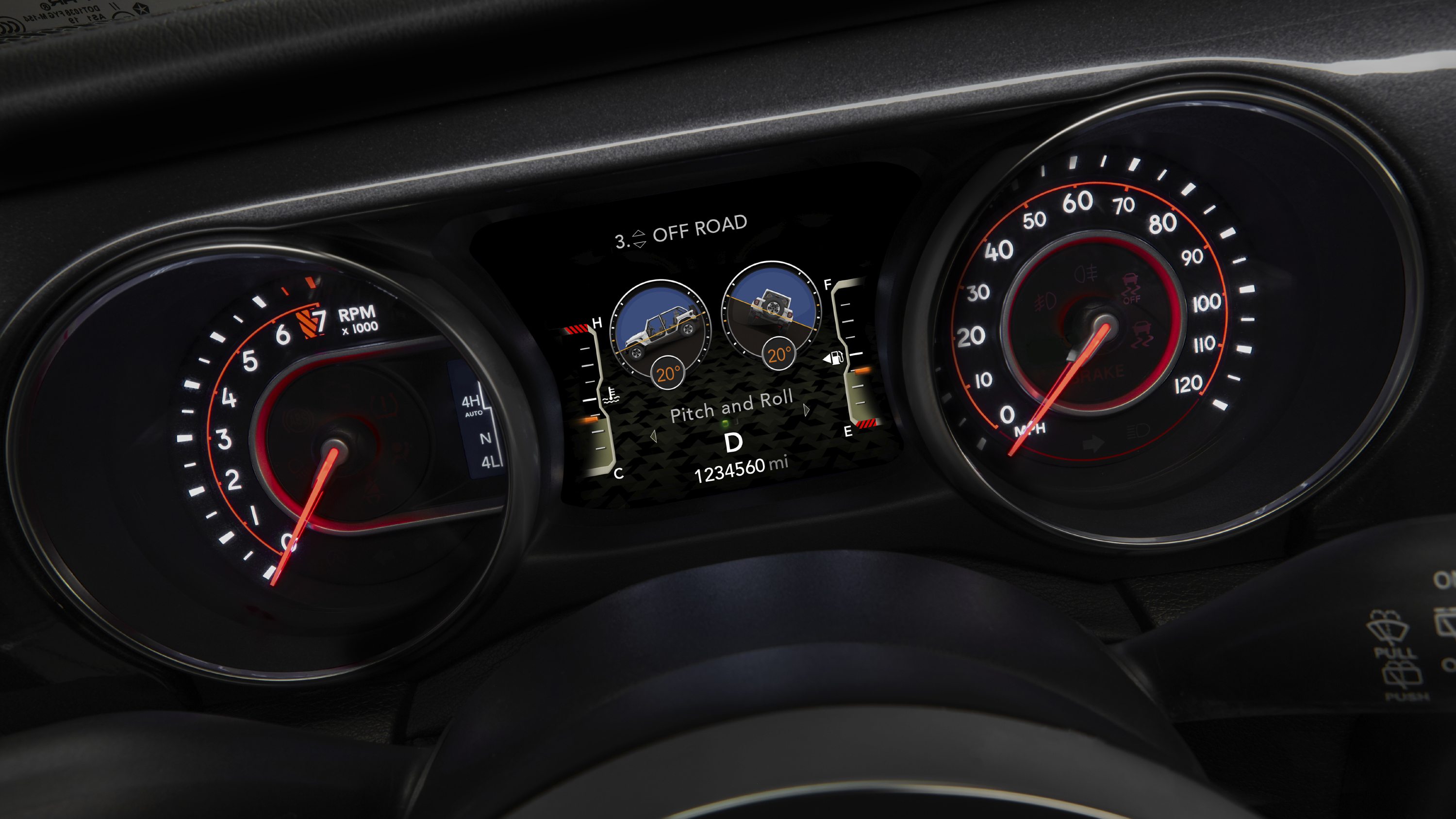 A 7-inch thin-film transistor (TFT) information LED display in the Wrangler Rubicon 392 gauge cluster allows the driver to configure information in more than 100 ways.