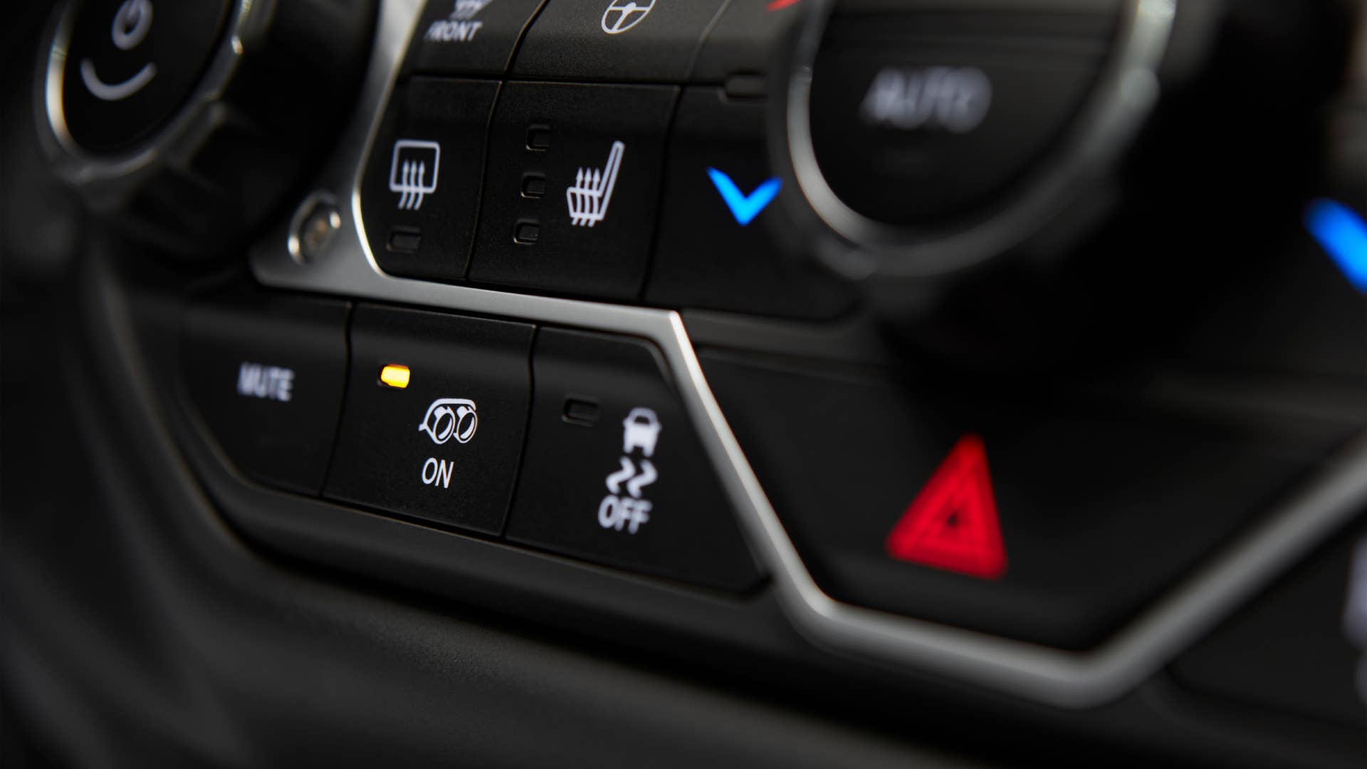 The Jeep® Wrangler Rubicon 392 carries an active dual-mode exhaust to deliver an exhilarating and unmistakable sound.