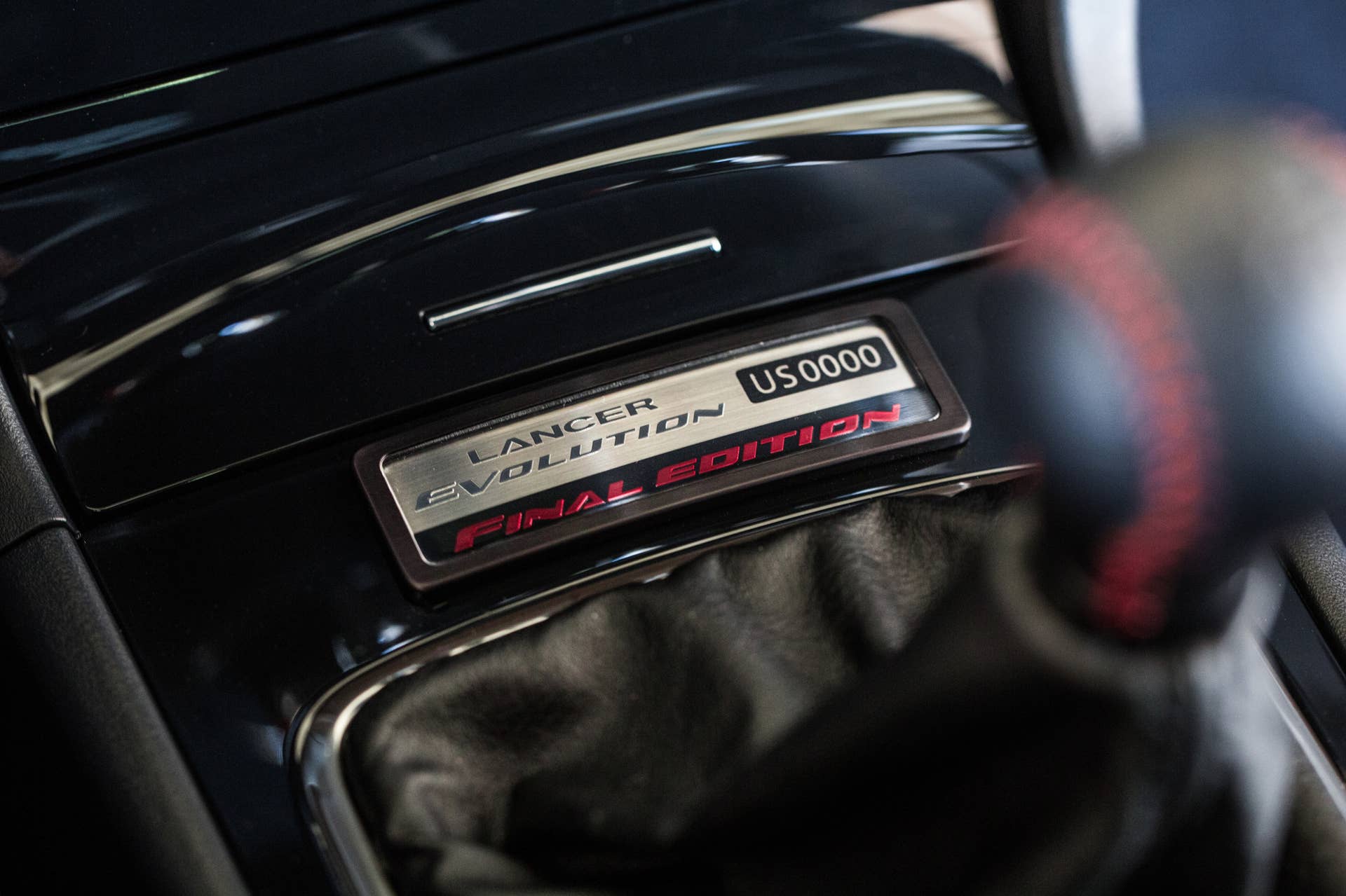 The 2015 Mitsubishi Lancer Evolution Final Edition, special plaque.