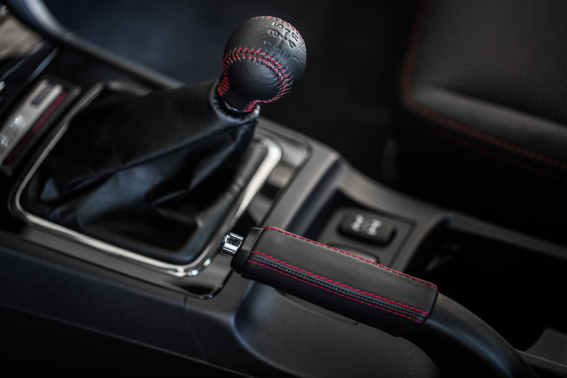 The 2015 Mitsubishi Lancer Evolution Final Edition, gearshift.