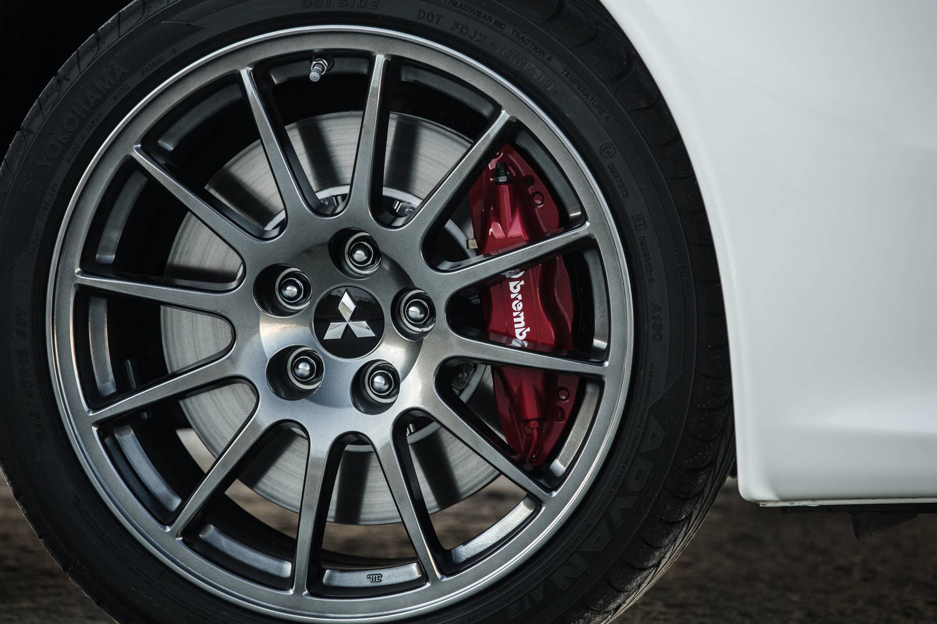 The 2015 Mitsubishi Lancer Evolution Final Edition, wheel.