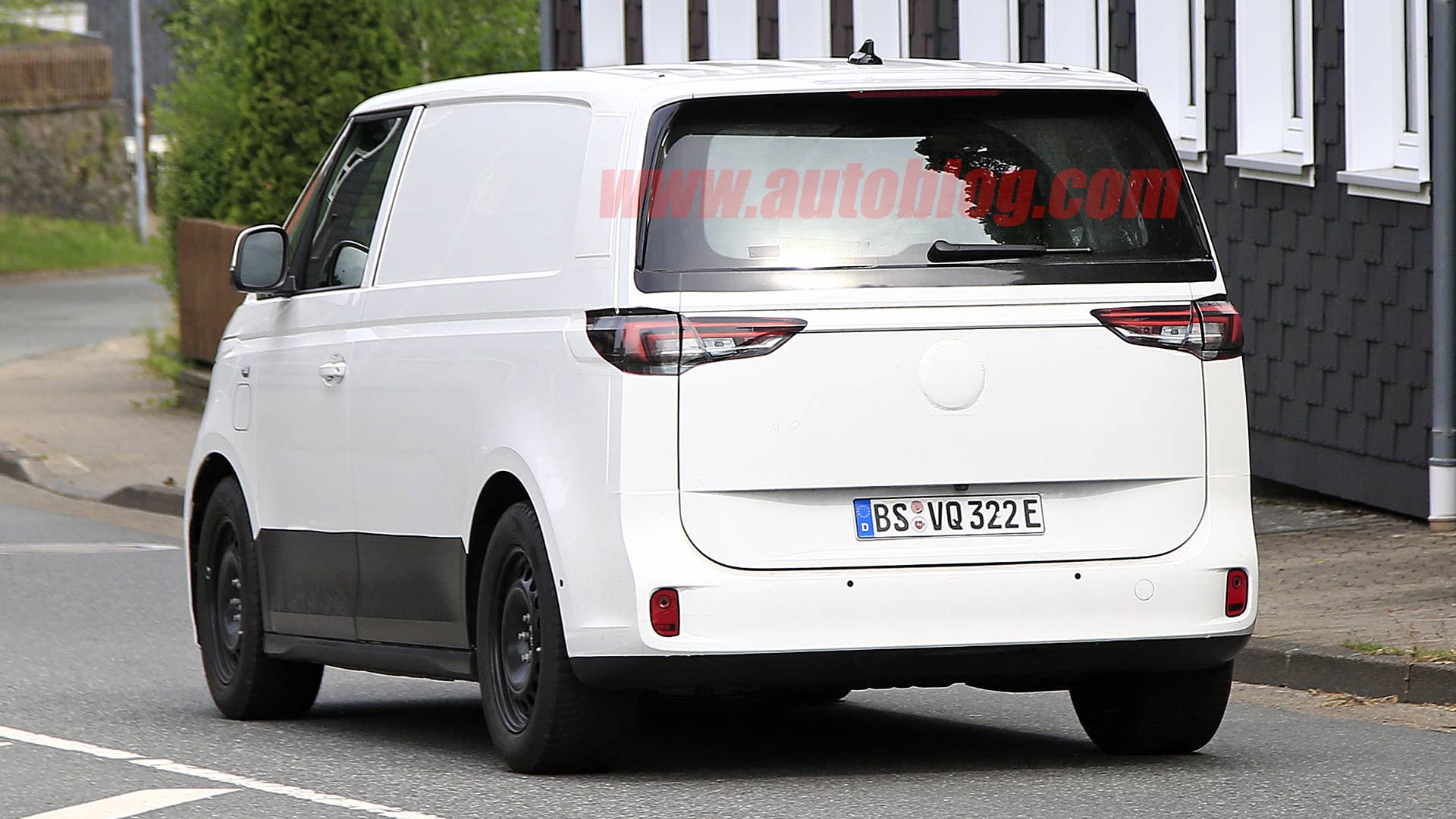 Spy shot of secretly tested future car