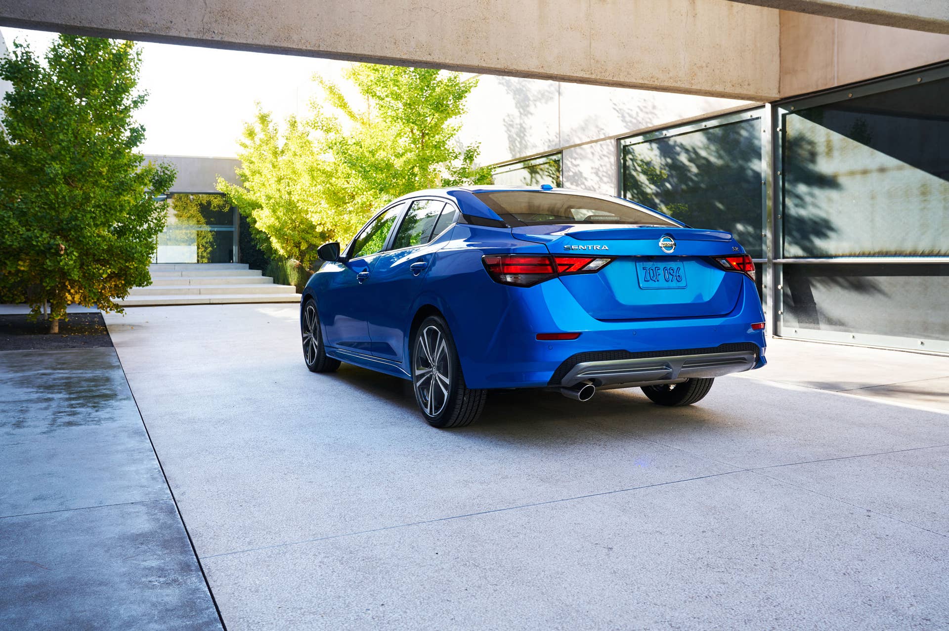 The eighth-generation Nissan Sentra is built on a new platform, with sharper looks, a more powerful 1.8-liter engine that gets better fuel economy, and a much better interior.