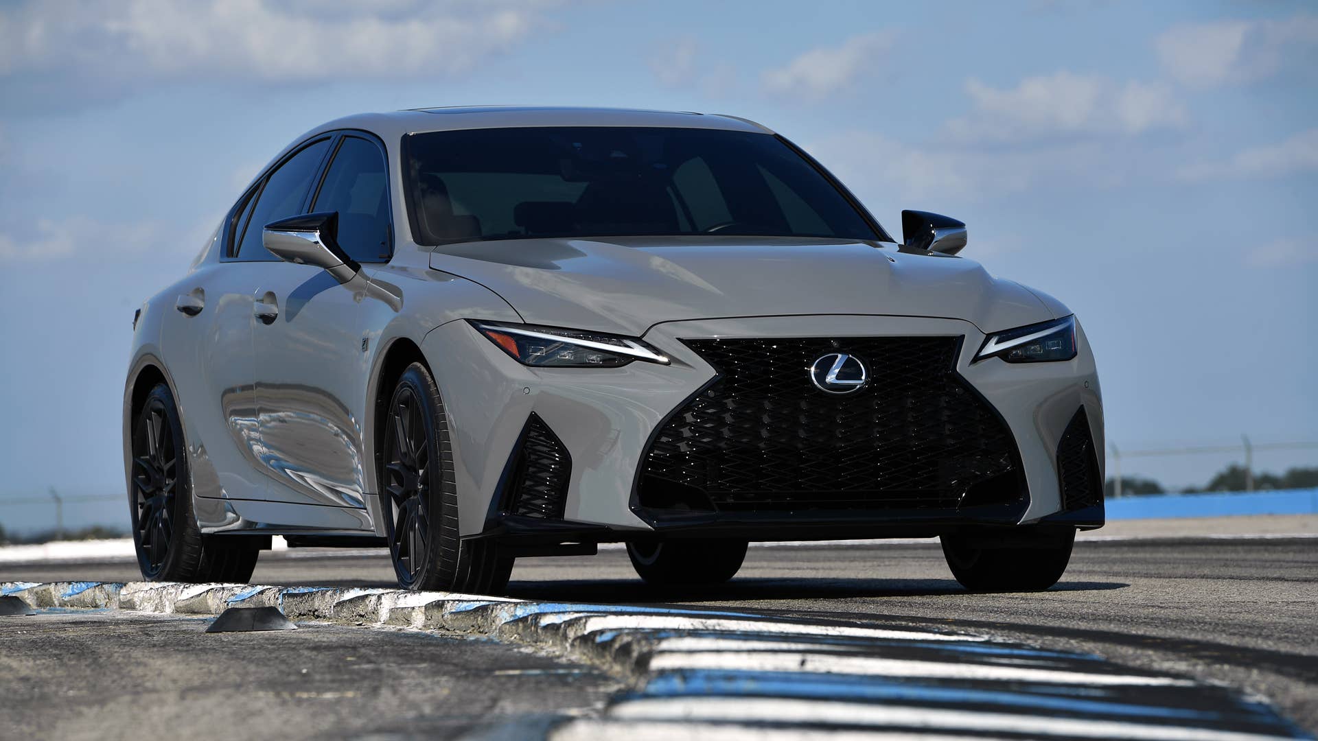 2022-lexus-is-500-f-sport-