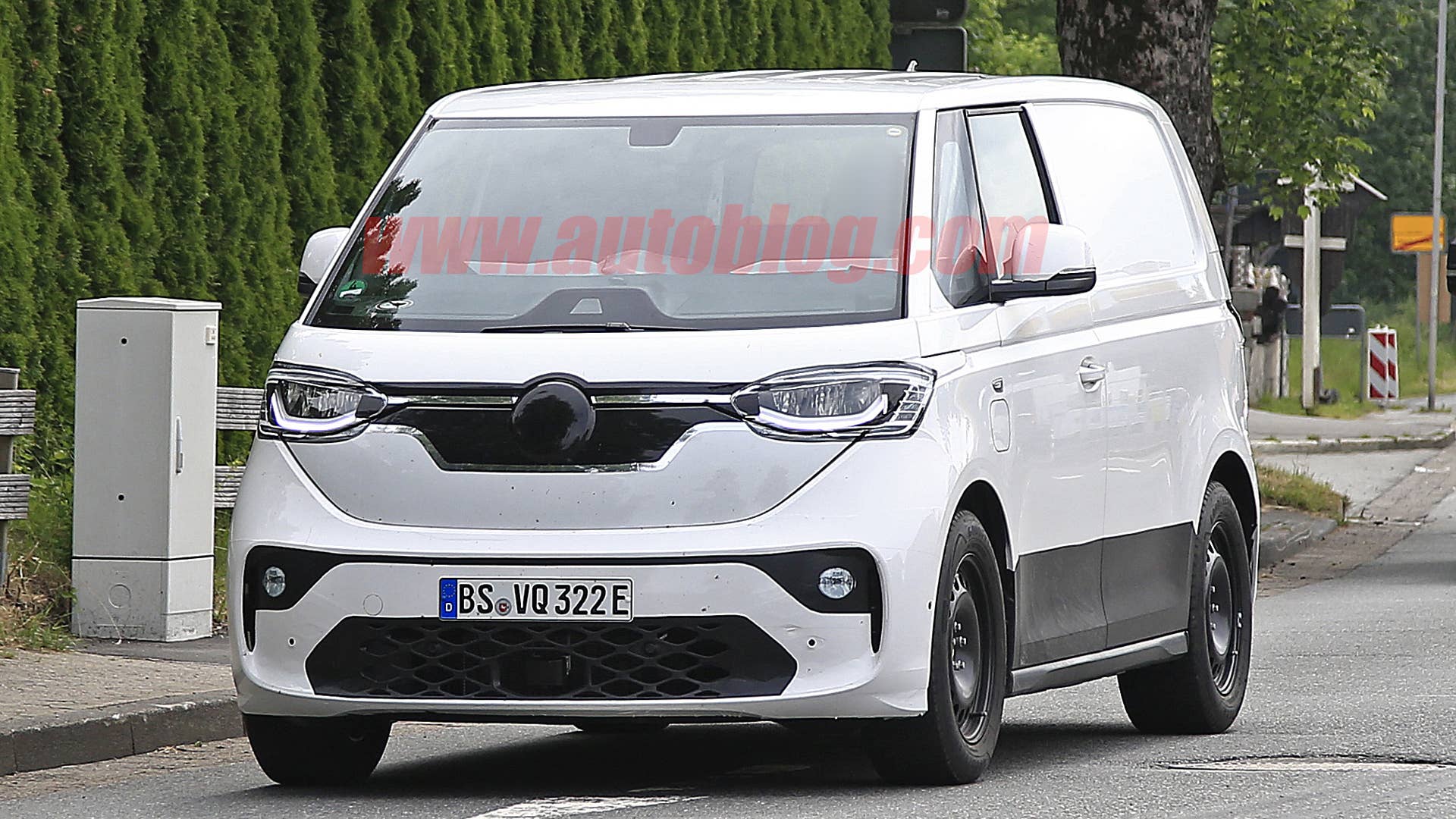 Spy shot of secretly tested future car