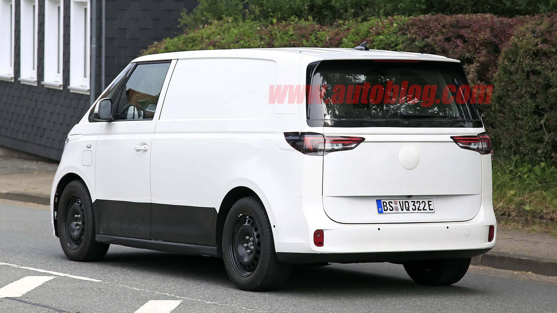 Spy shot of secretly tested future car