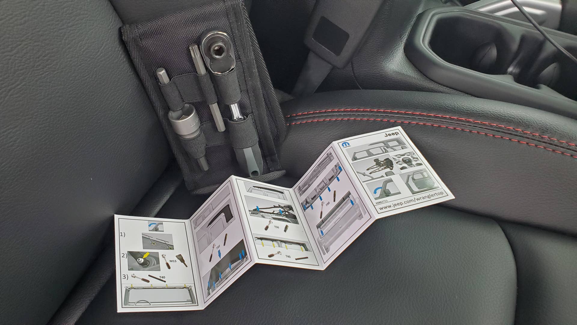 2020 Jeep Gladiator Rubicon tool kit and directions.