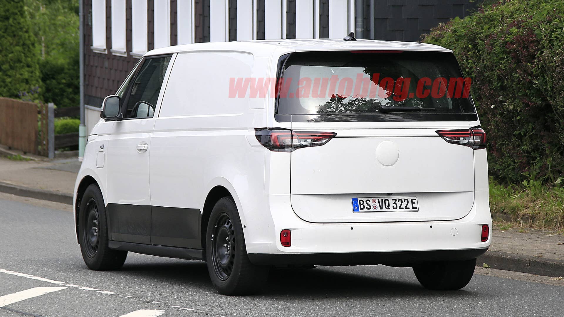 Spy shot of secretly tested future car