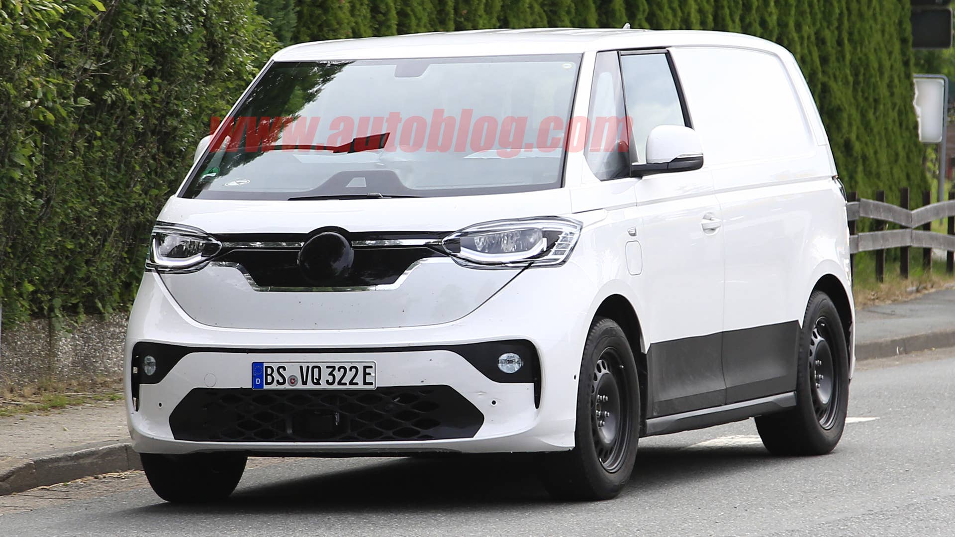Spy shot of secretly tested future car