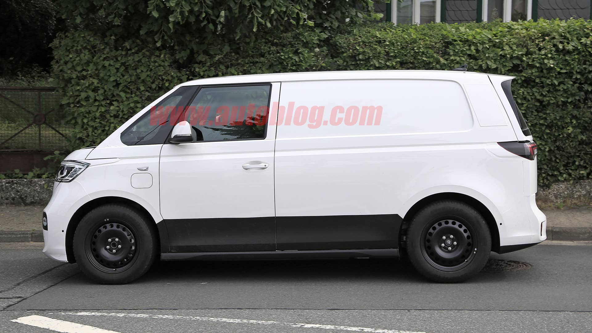Spy shot of secretly tested future car