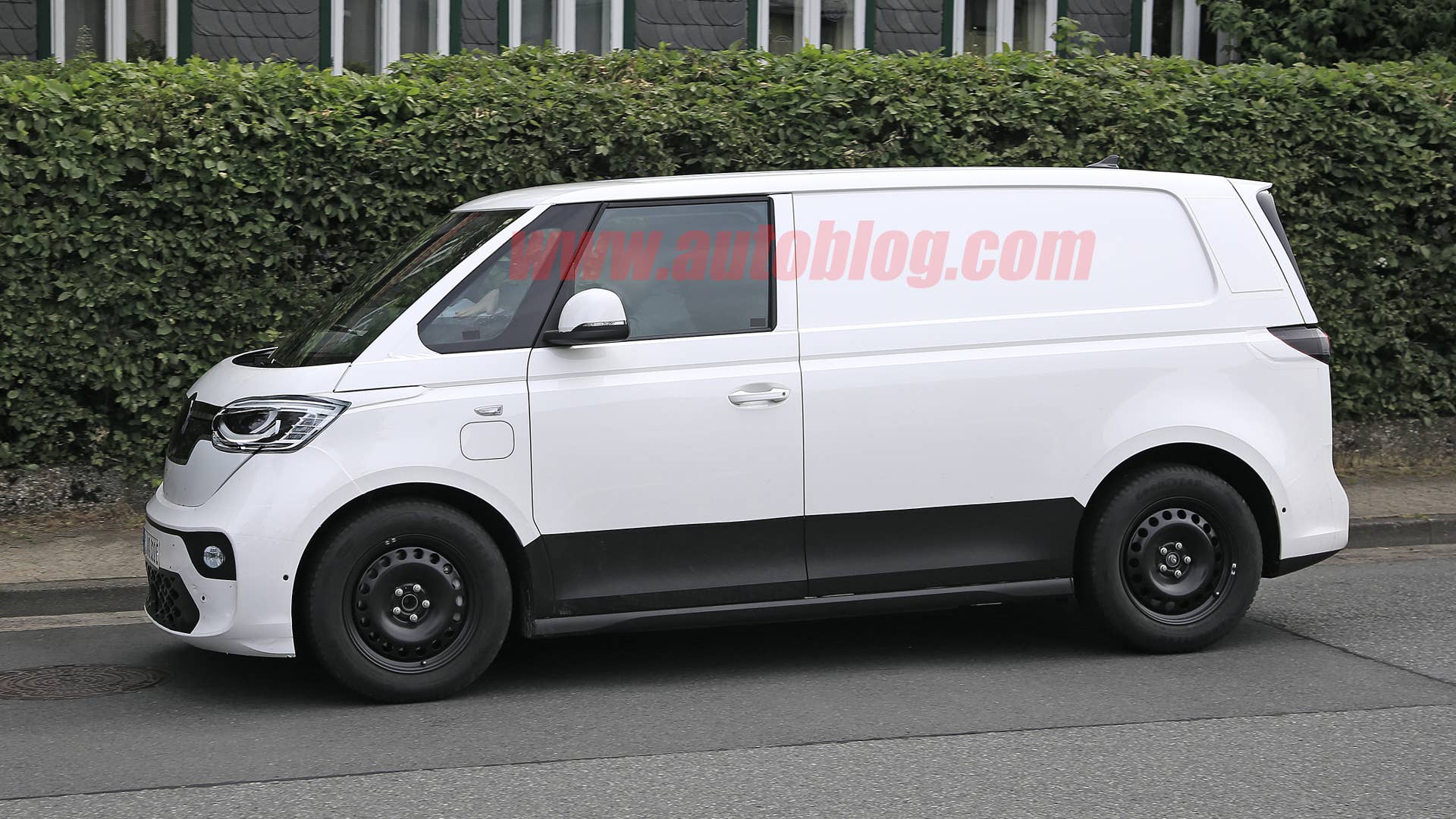 Spy shot of secretly tested future car