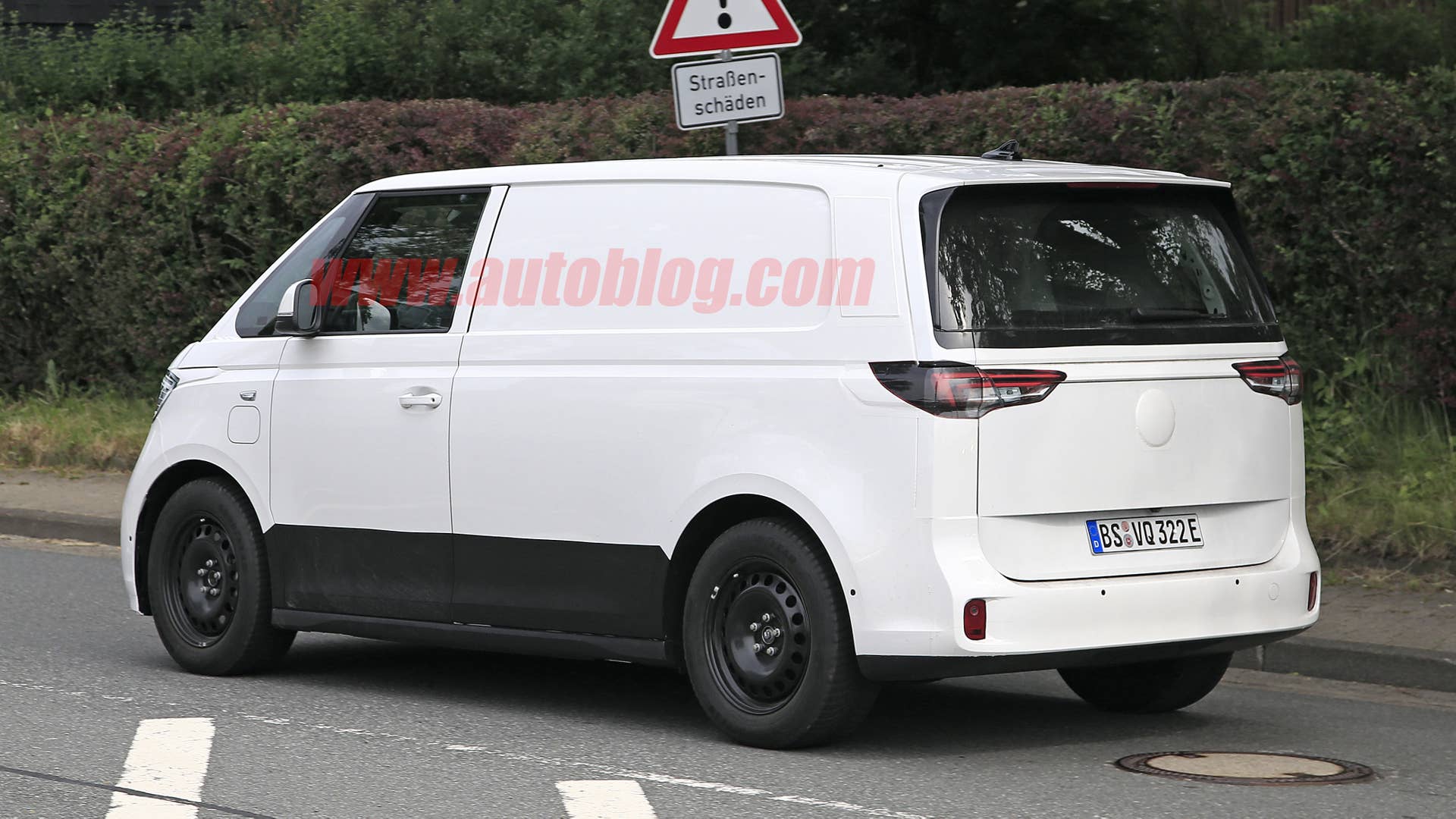 Spy shot of secretly tested future car