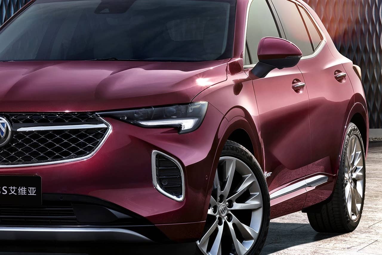 Buick's top Avenir trim for the 2021 Envision makes small changes compared to the standad model.