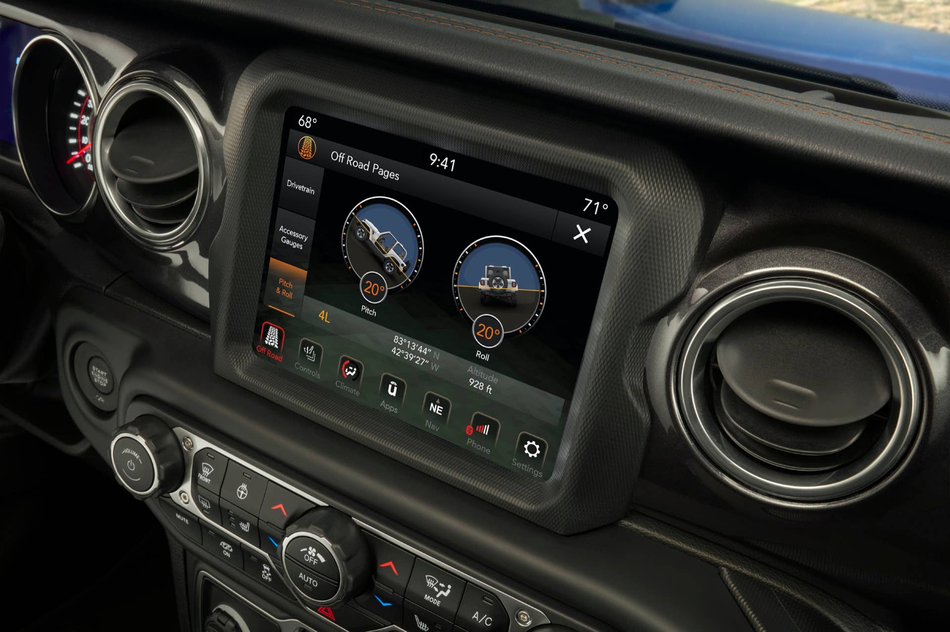 Jeep® Off-road Pages allow Wrangler Rubicon 392 owners to monitor pitch, roll, altitude, GPS coordinates, drivetrain power distribution and more.
