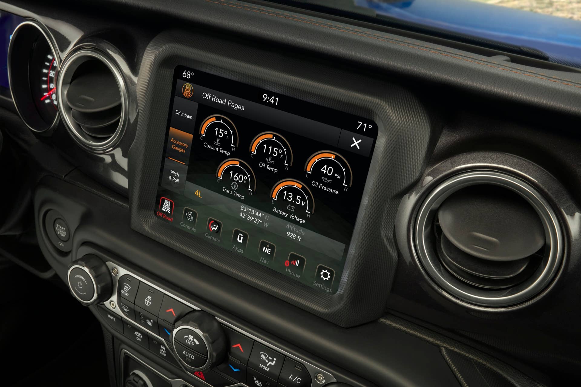 Jeep® Off-road Pages allow Wrangler Rubicon 392 owners to monitor pitch, roll, altitude, GPS coordinates, drivetrain power distribution and more.