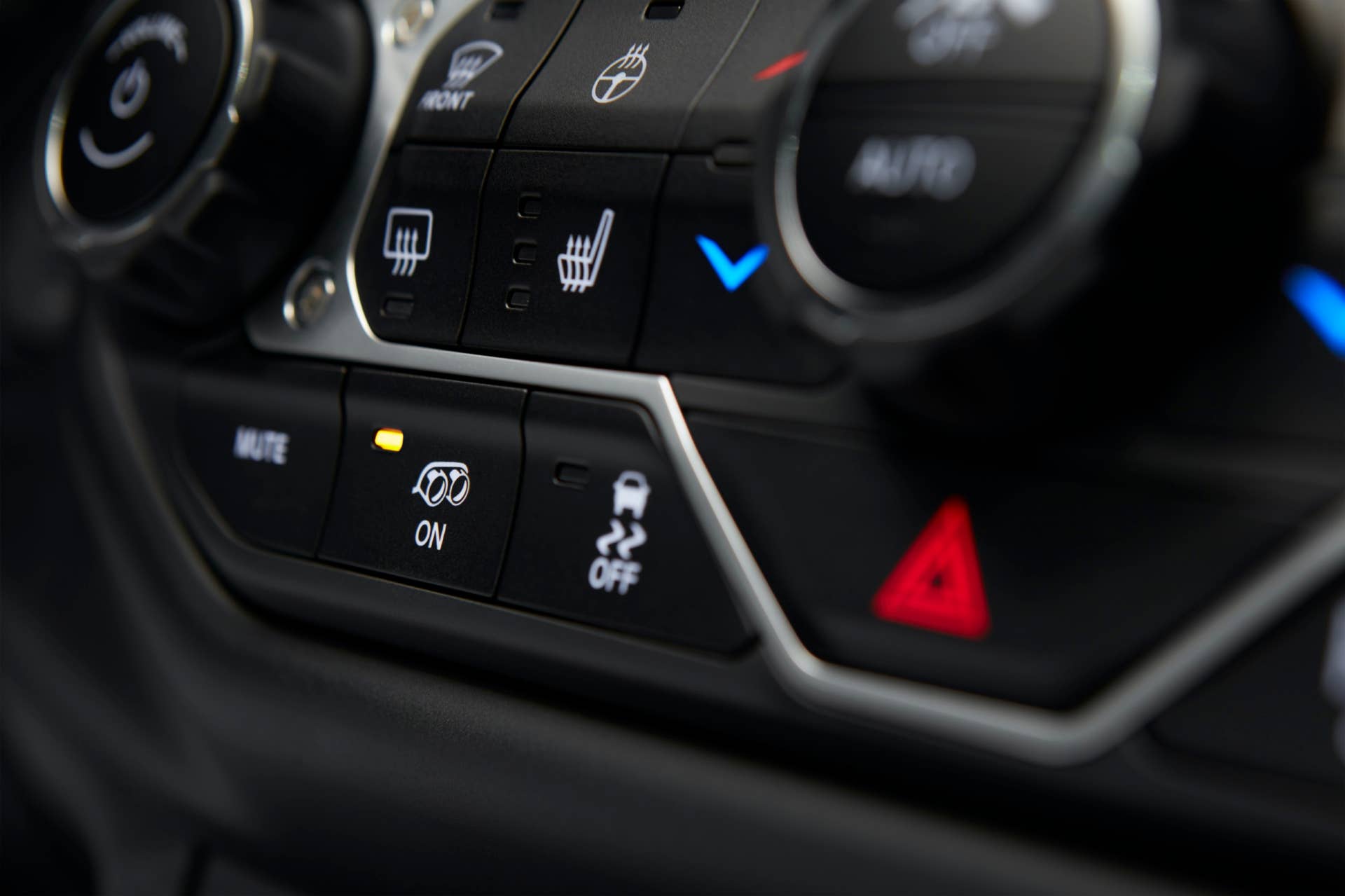 The Jeep® Wrangler Rubicon 392 carries an active dual-mode exhaust to deliver an exhilarating and unmistakable sound.