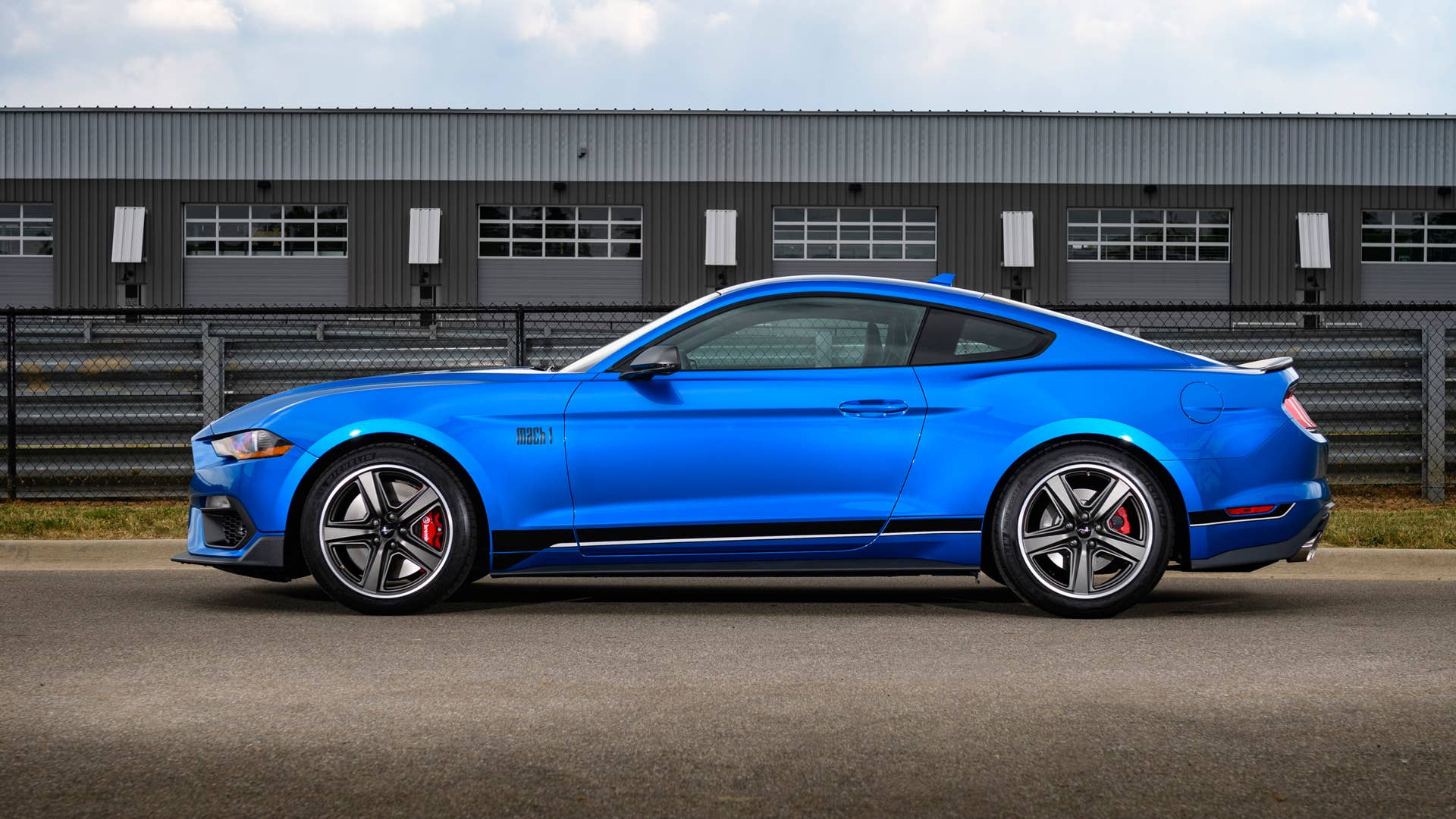 After a 17-year hiatus, the all-new Mustang Mach 1 fastback coupe makes its world premiere - becoming the modern pinnacle of style, handling and 5.0-liter V-8 pony car performance.