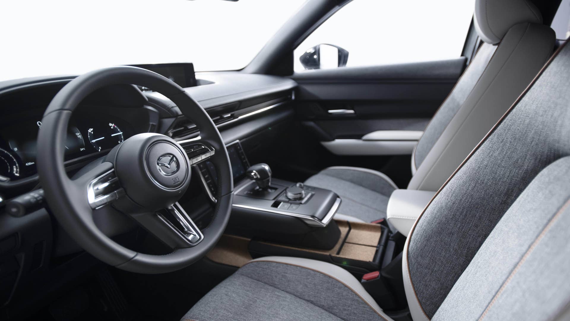 Mazda MX-30 in white