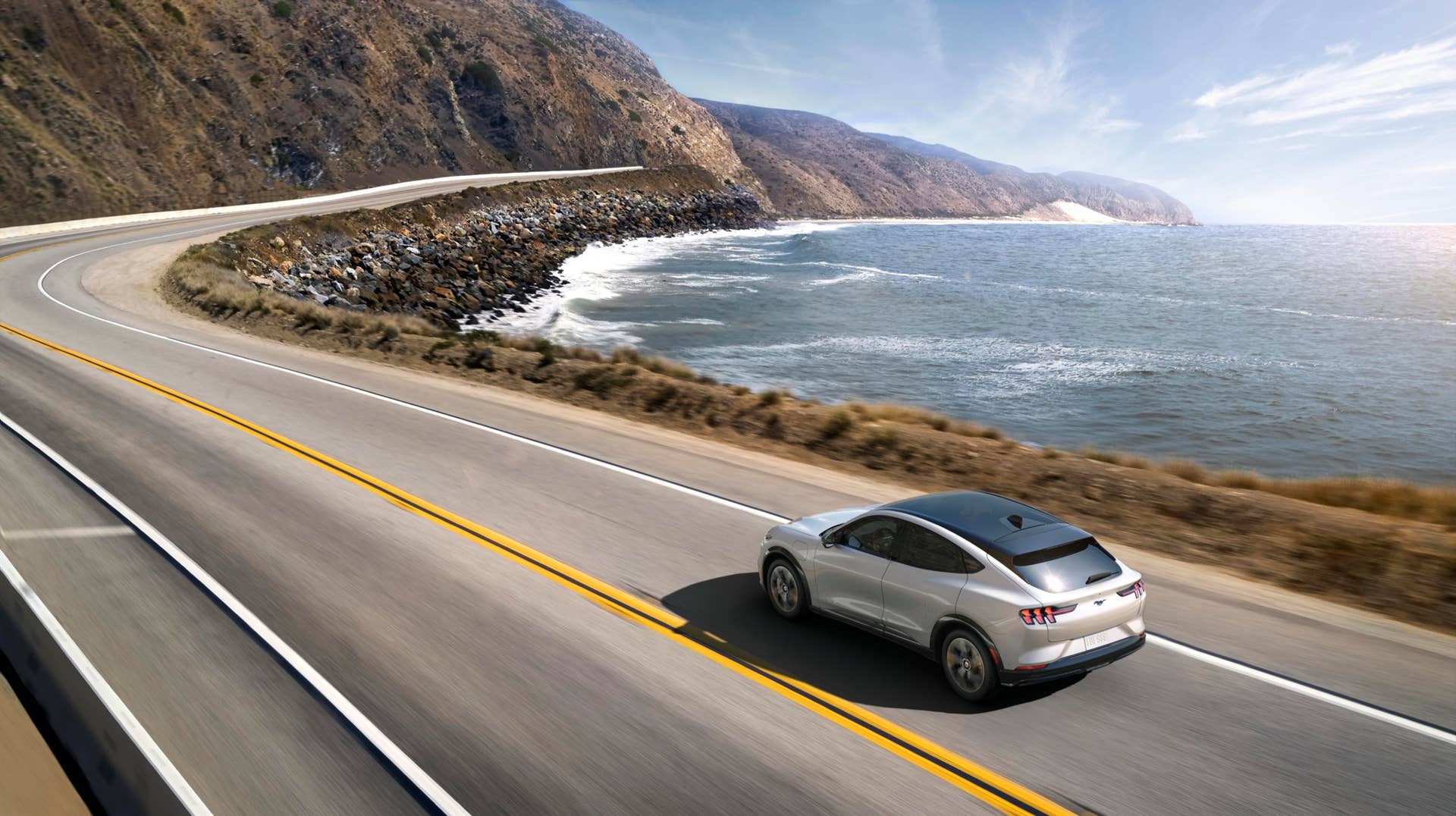 Equipped with an extended range battery and rear-wheel drive, Mustang Mach-E has a targeted EPA-estimated 300 miles of range.