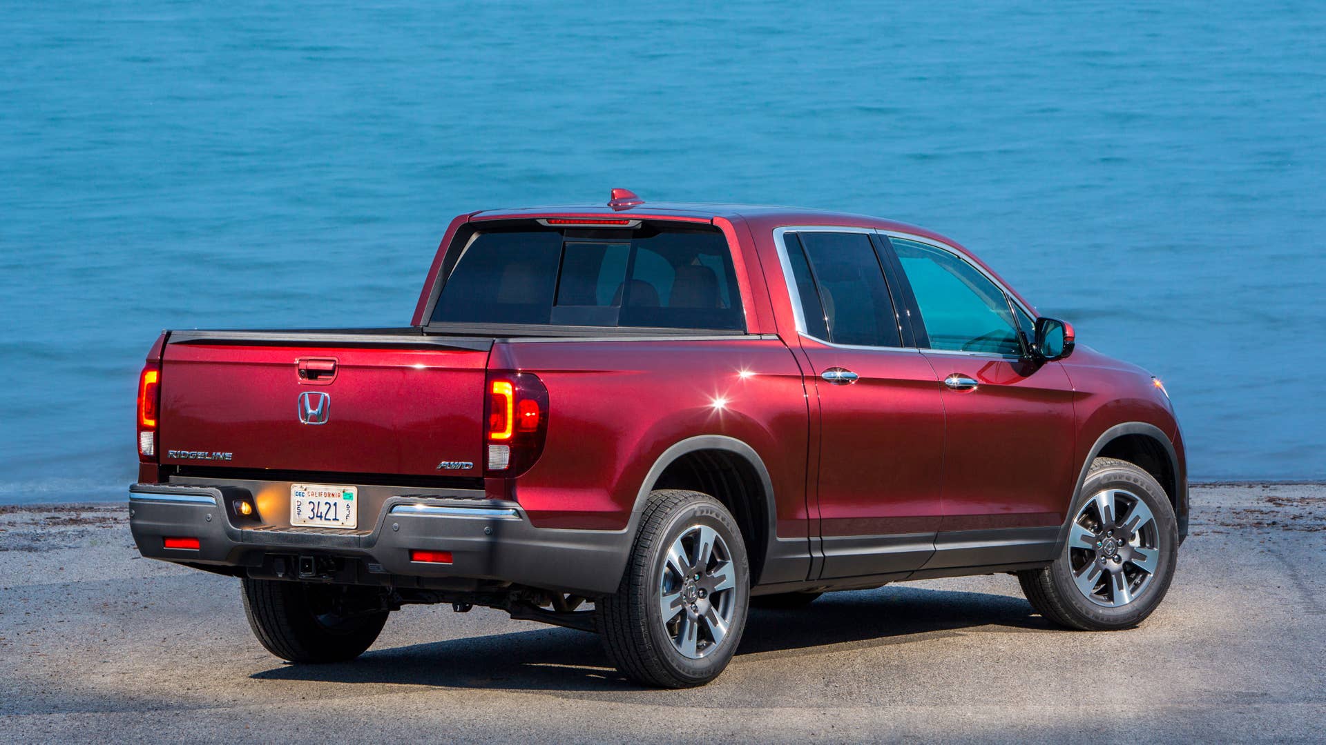 2018 Honda Ridgeline RTL-E in Deep Scarlet Pearl