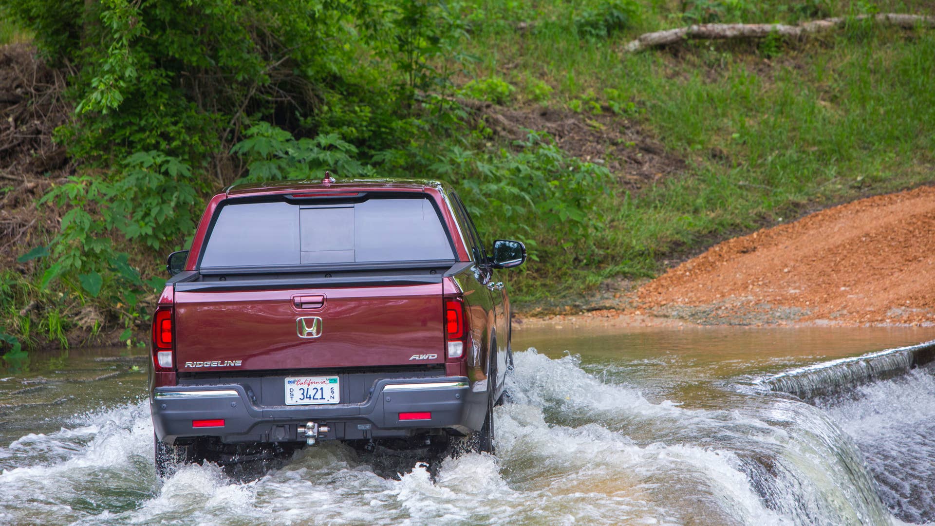 2018 Honda Ridgeline RTL-E in Deep Scarlet Pearl