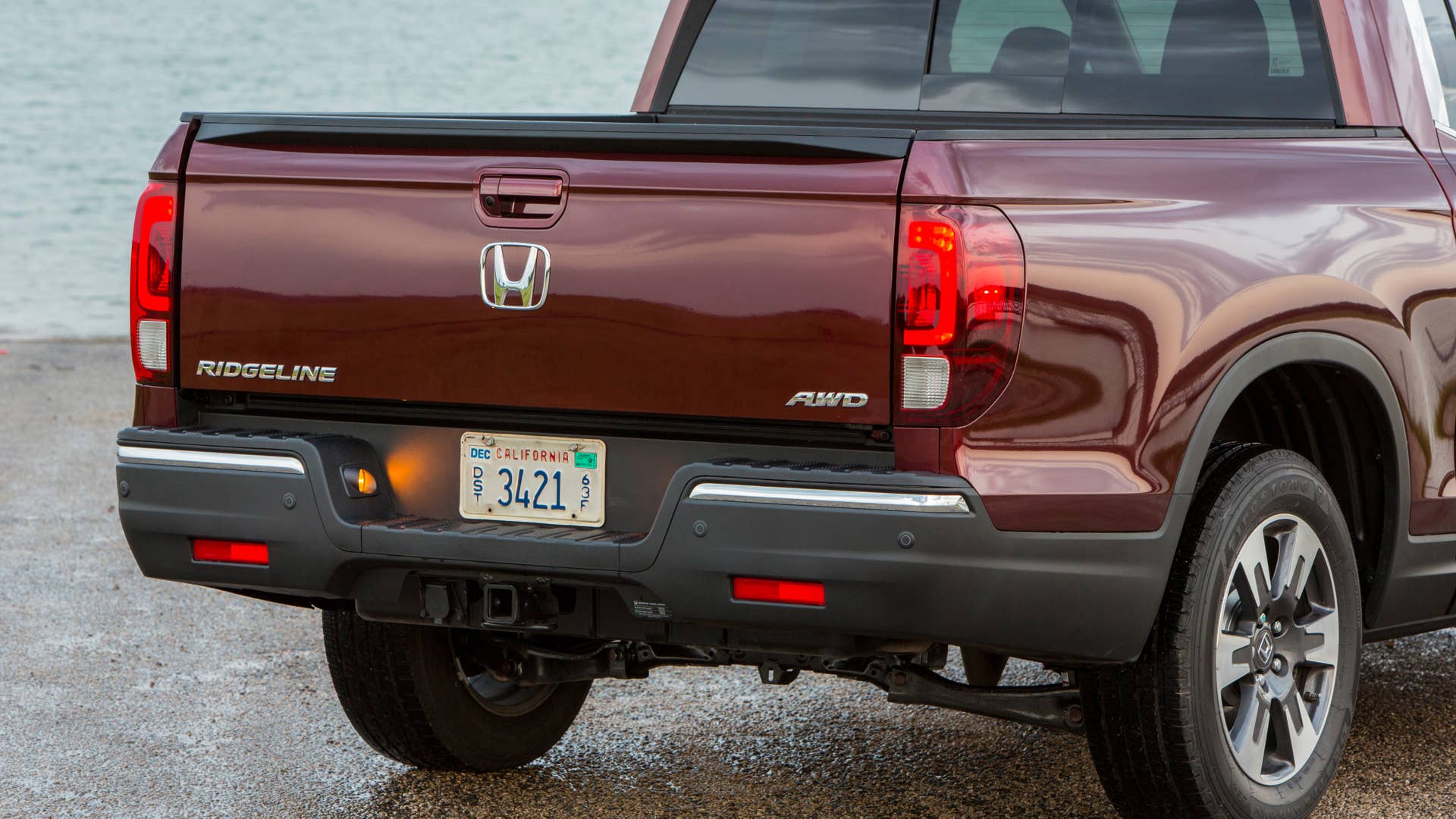 2018 Honda Ridgeline RTL-E in Deep Scarlet Pearl