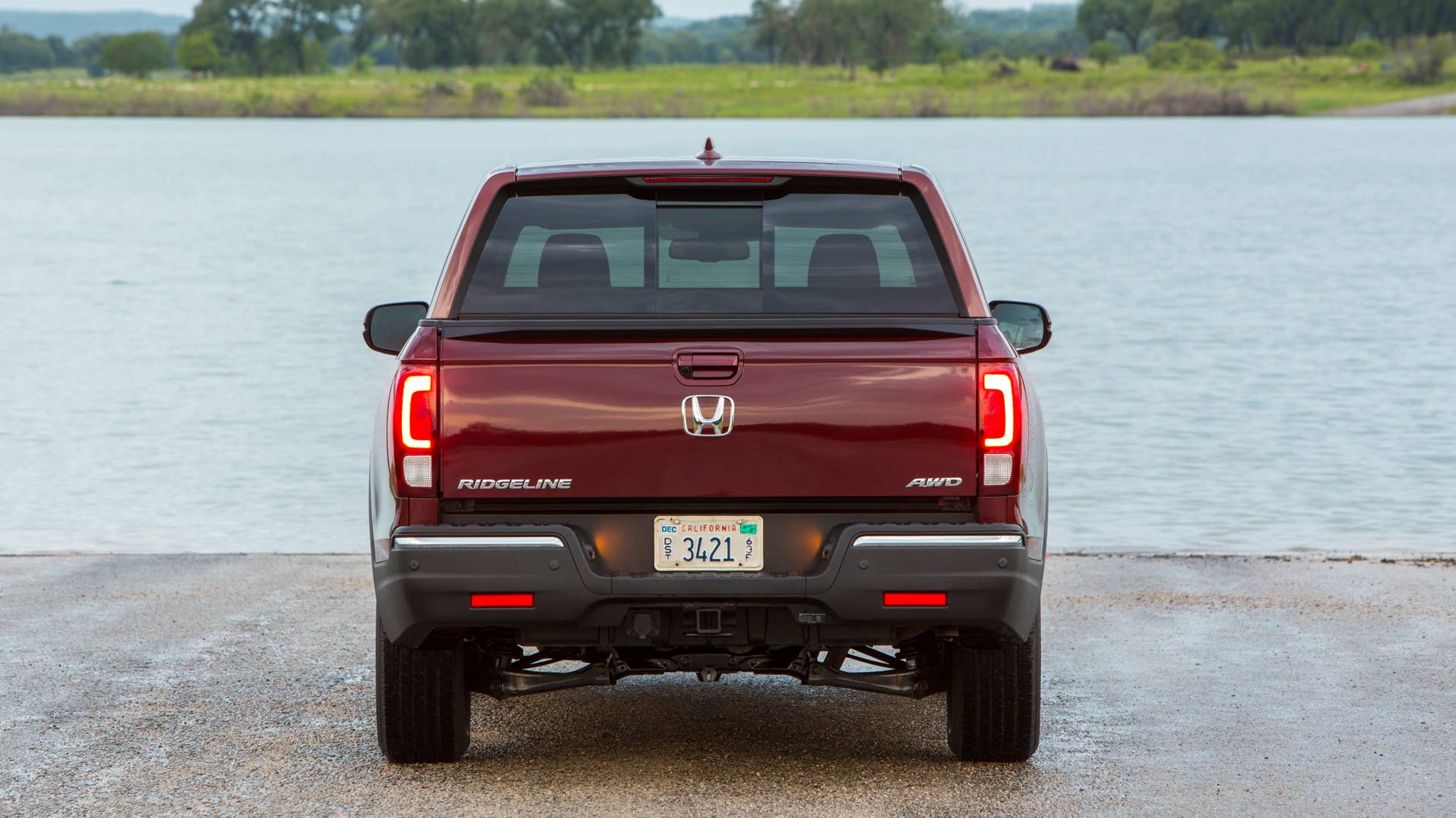 2018 Honda Ridgeline RTL-E in Deep Scarlet Pearl