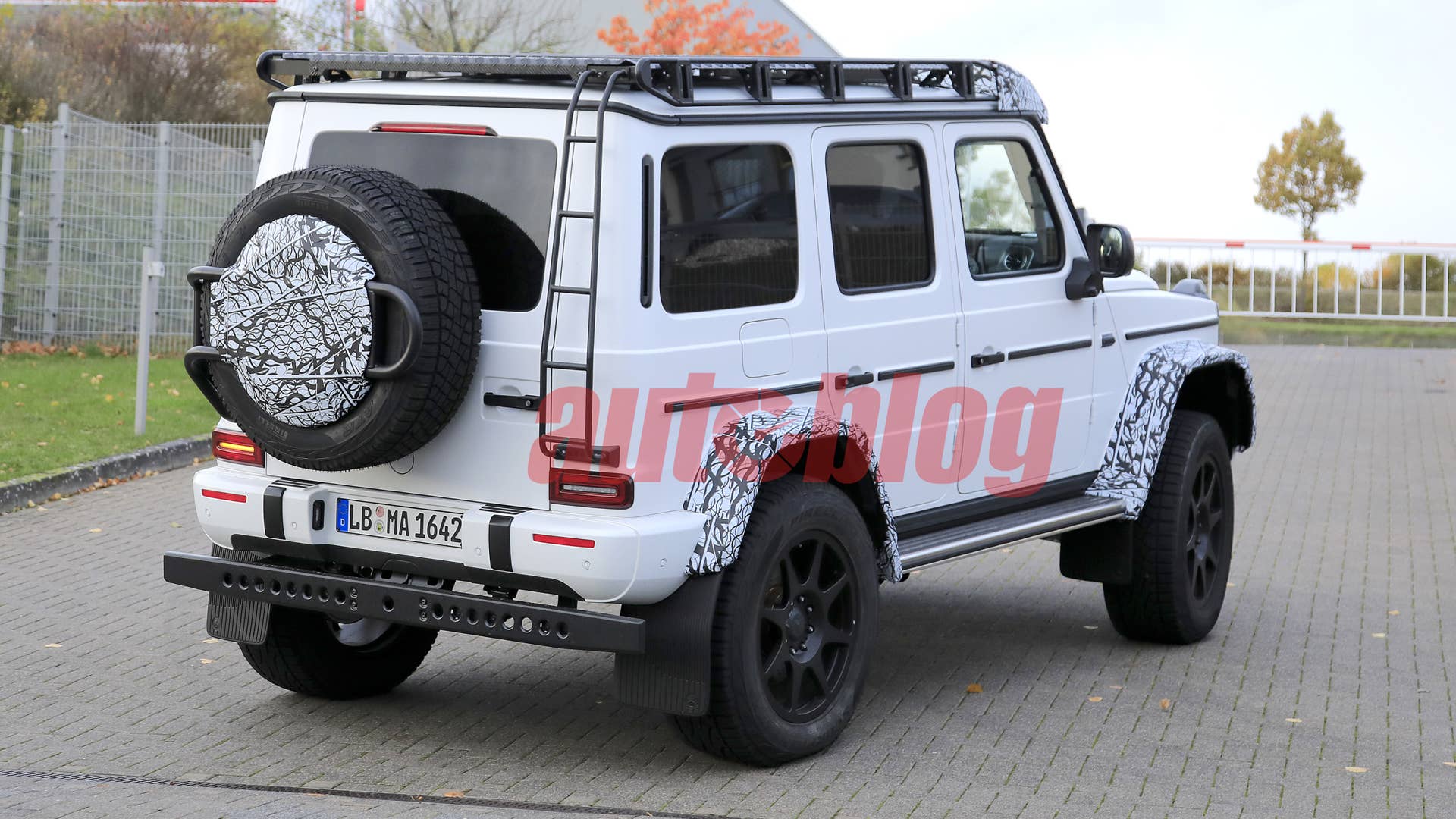 Spy shot of secretly tested future car