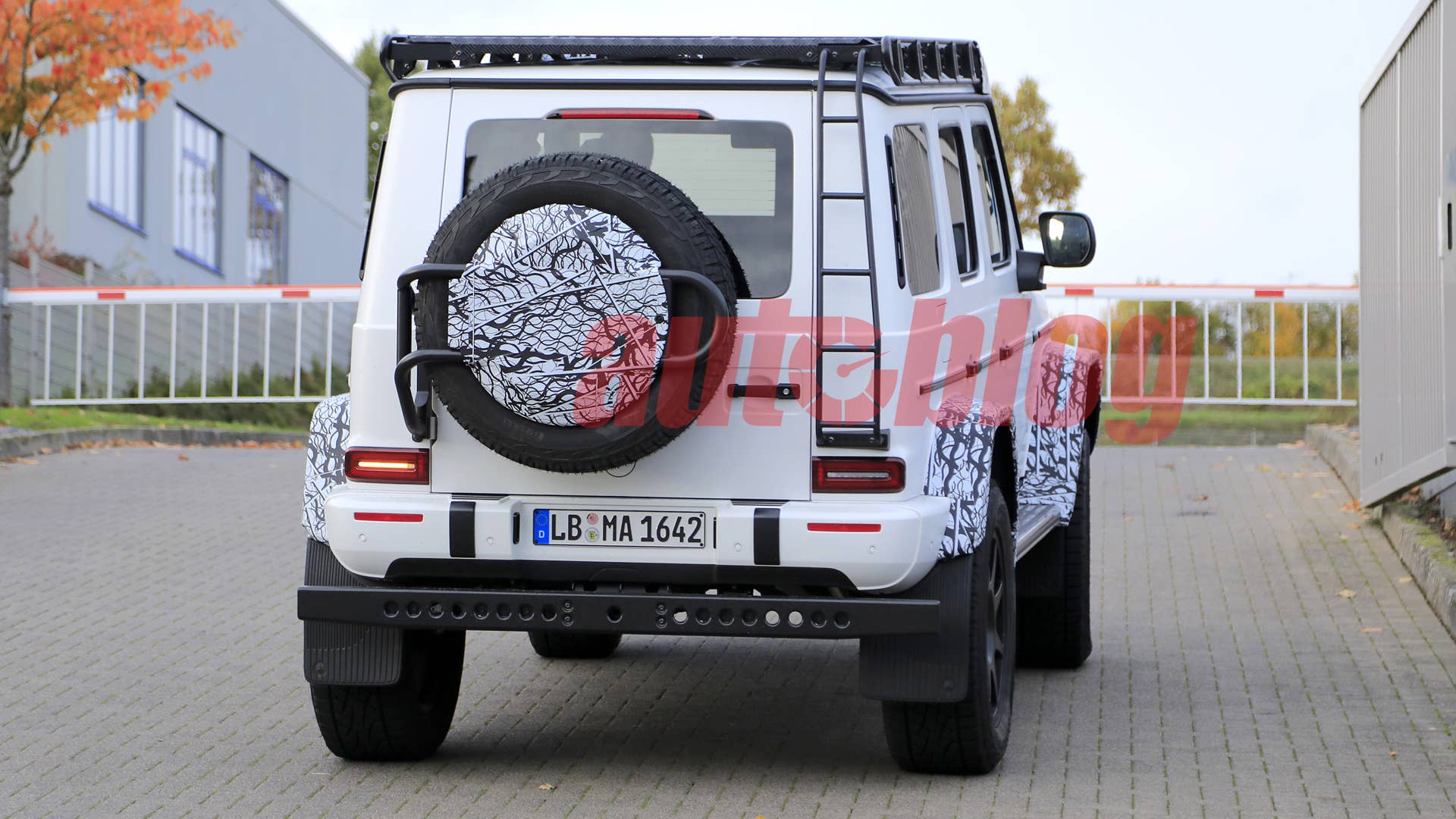 Apparent Mercedes G-Class 4x4 Squared prototype caught in new spy ...