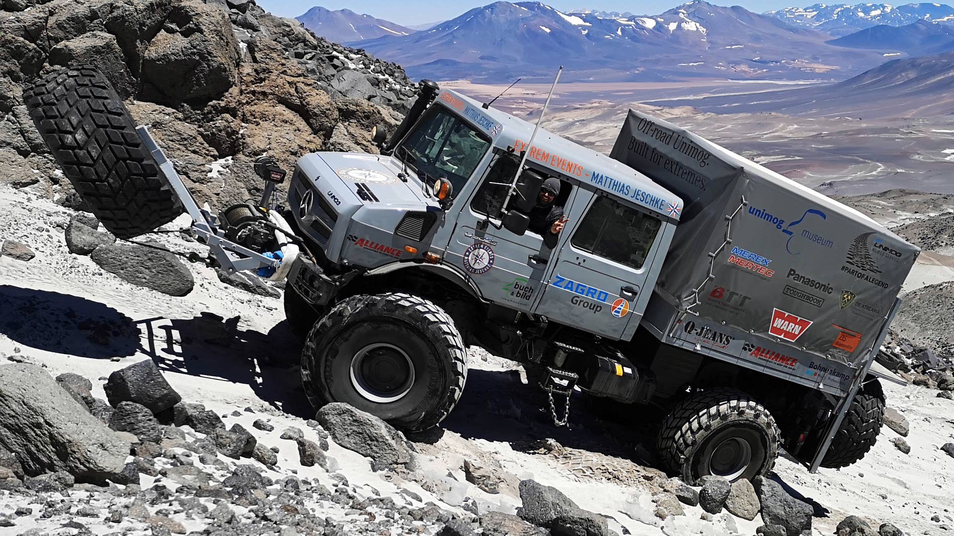 Mercedes-Benz Unimog U 5023 on Ojos del Salado