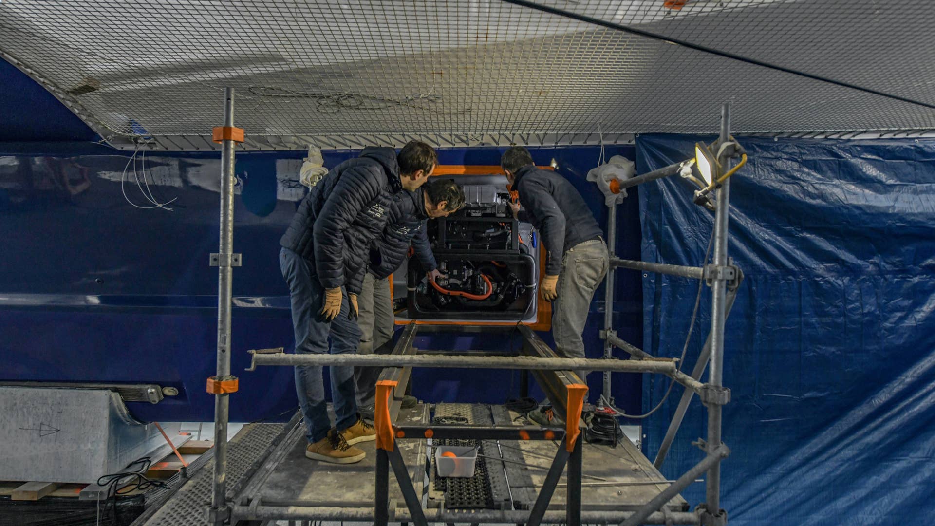 Fuel cell catamaran