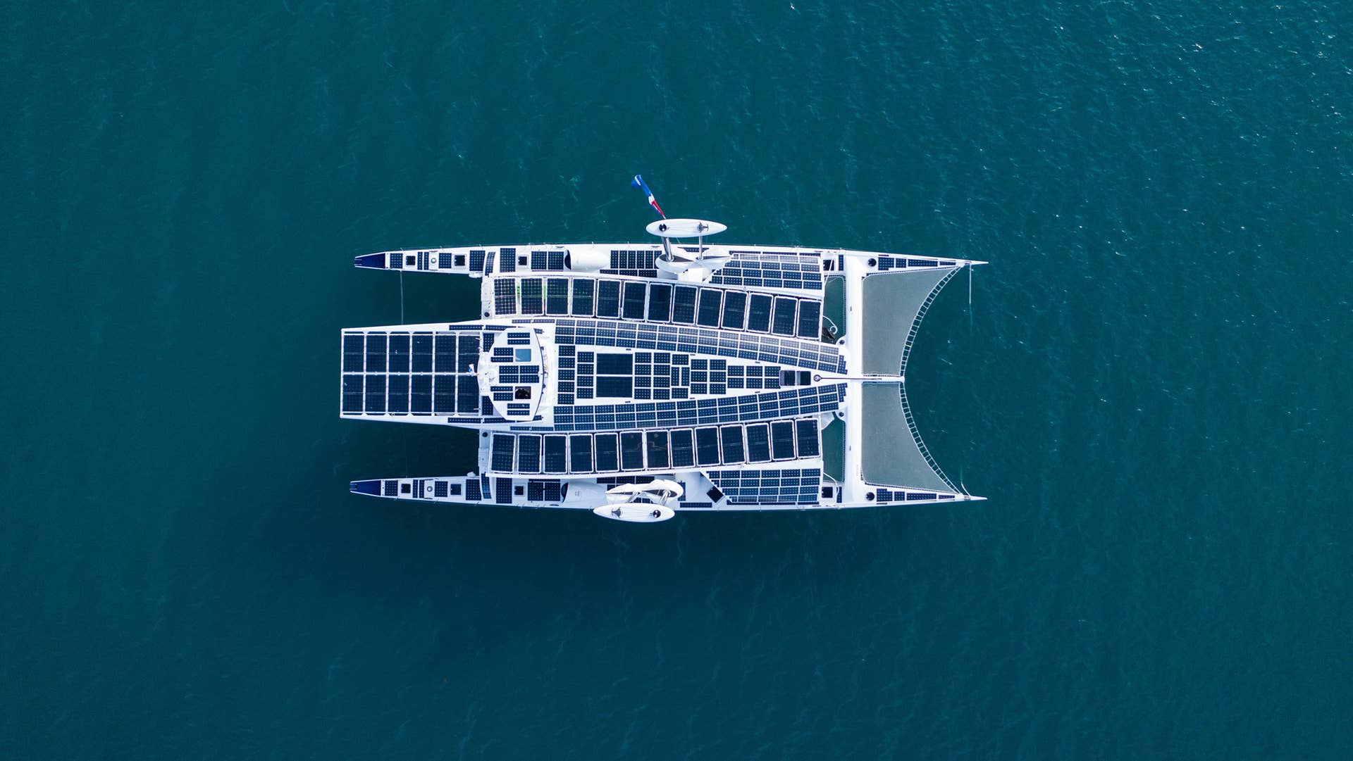 Fuel cell catamaran