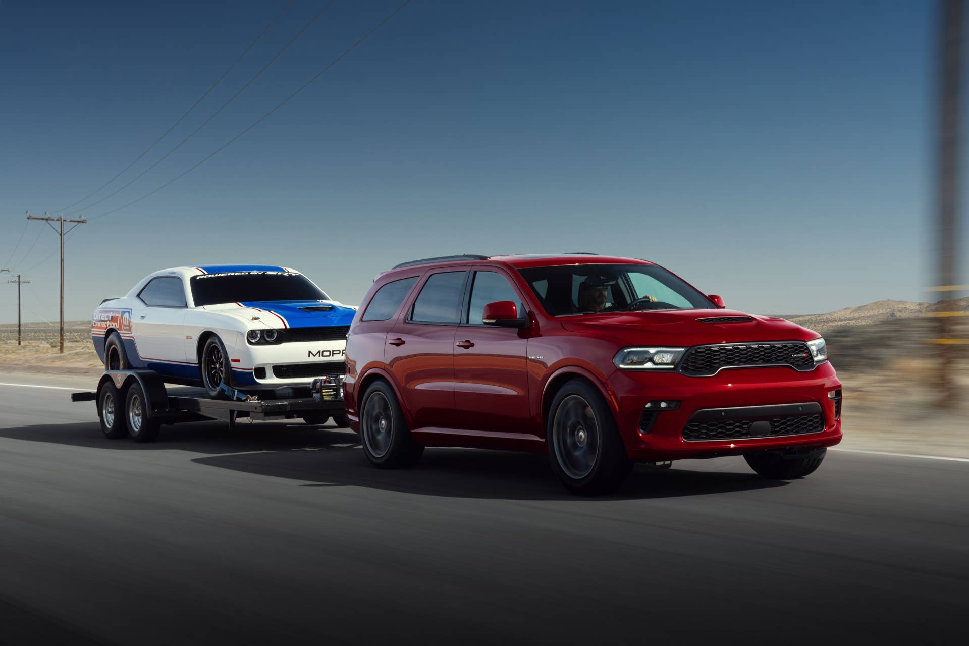 2022 Dodge Durango R/T Tow N Go: The R/T Tow N Go leverages the SRT’s menacing looks, 5.7-liter HEMI V-8 performance, unmatched, best-in-class towing of 8,700 lbs. and an increased top speed of 145 mph.