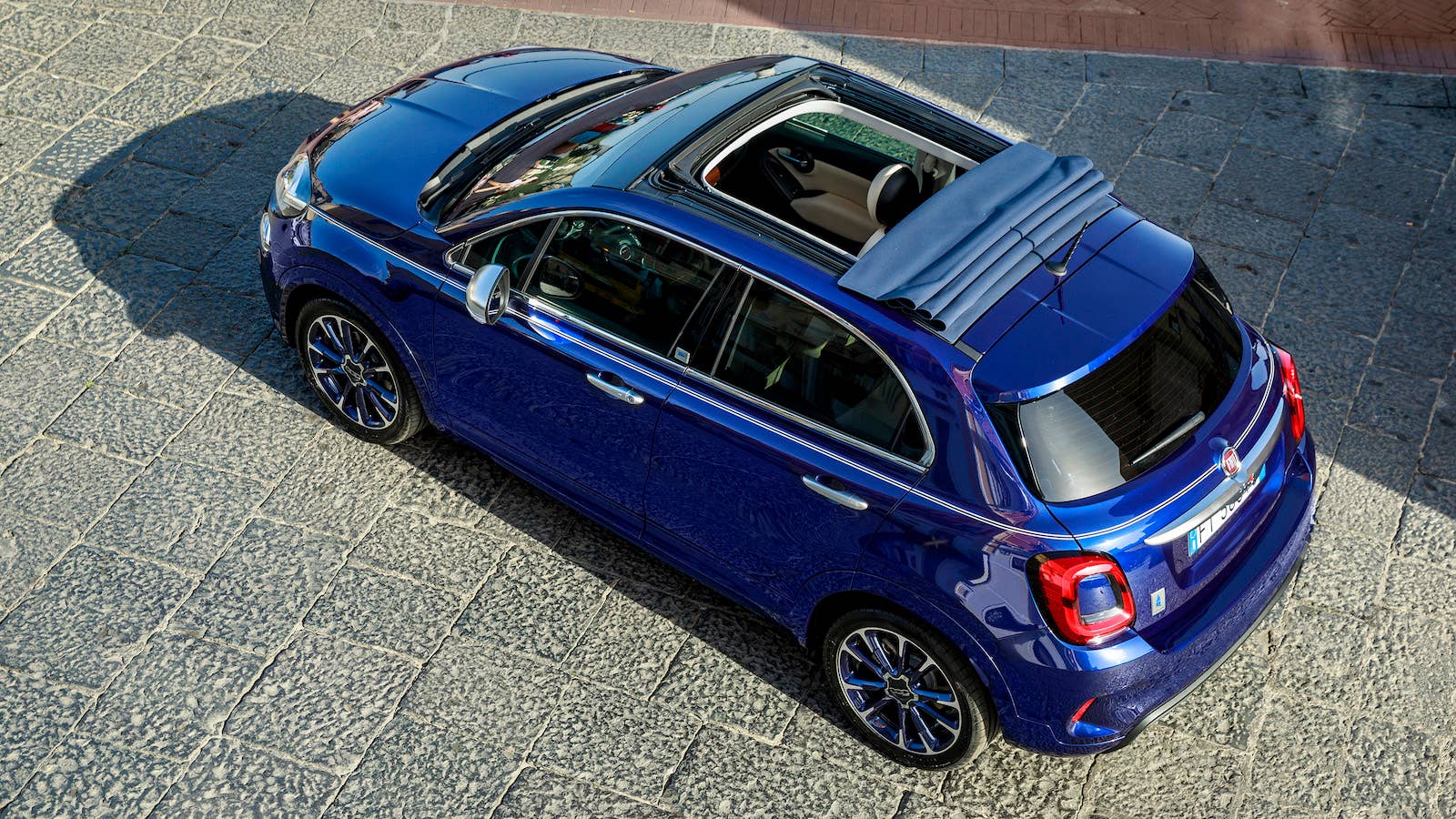 2022 Fiat 500X Yacht Club Capri special edition