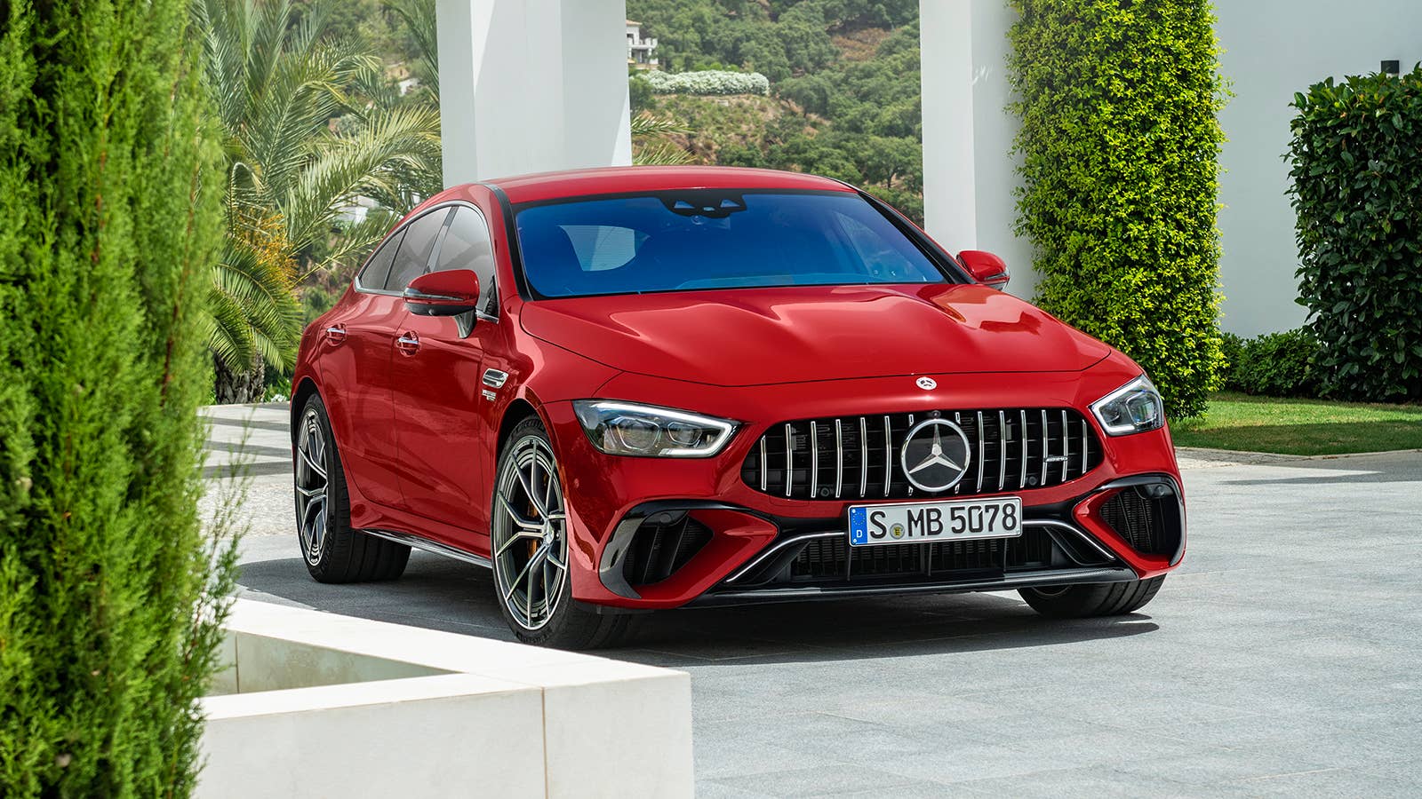 2022 Mercedes-AMG GT 63 S E PERFORMANCE (4MATIC+) (Kraftstoffverbrauch gewichtet, kombiniert (WLTP): 8,6 l/100 km; CO2-Emissionen gewichtet, kombiniert: 196 g/km; Stromverbrauch gewichtet: 10,3 kWh/100 km)Mercedes-AMG GT 63 S E Performance