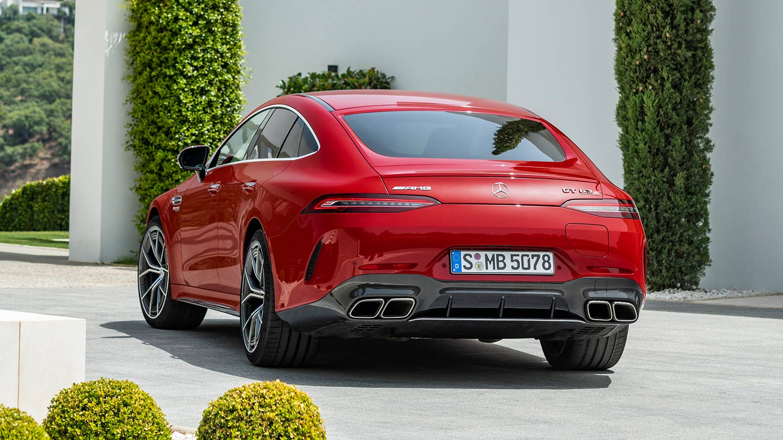 2022 Mercedes-AMG GT 63 S E PERFORMANCE (4MATIC+) (Kraftstoffverbrauch gewichtet, kombiniert (WLTP): 8,6 l/100 km; CO2-Emissionen gewichtet, kombiniert: 196 g/km; Stromverbrauch gewichtet: 10,3 kWh/100 km)Mercedes-AMG GT 63 S E Performance