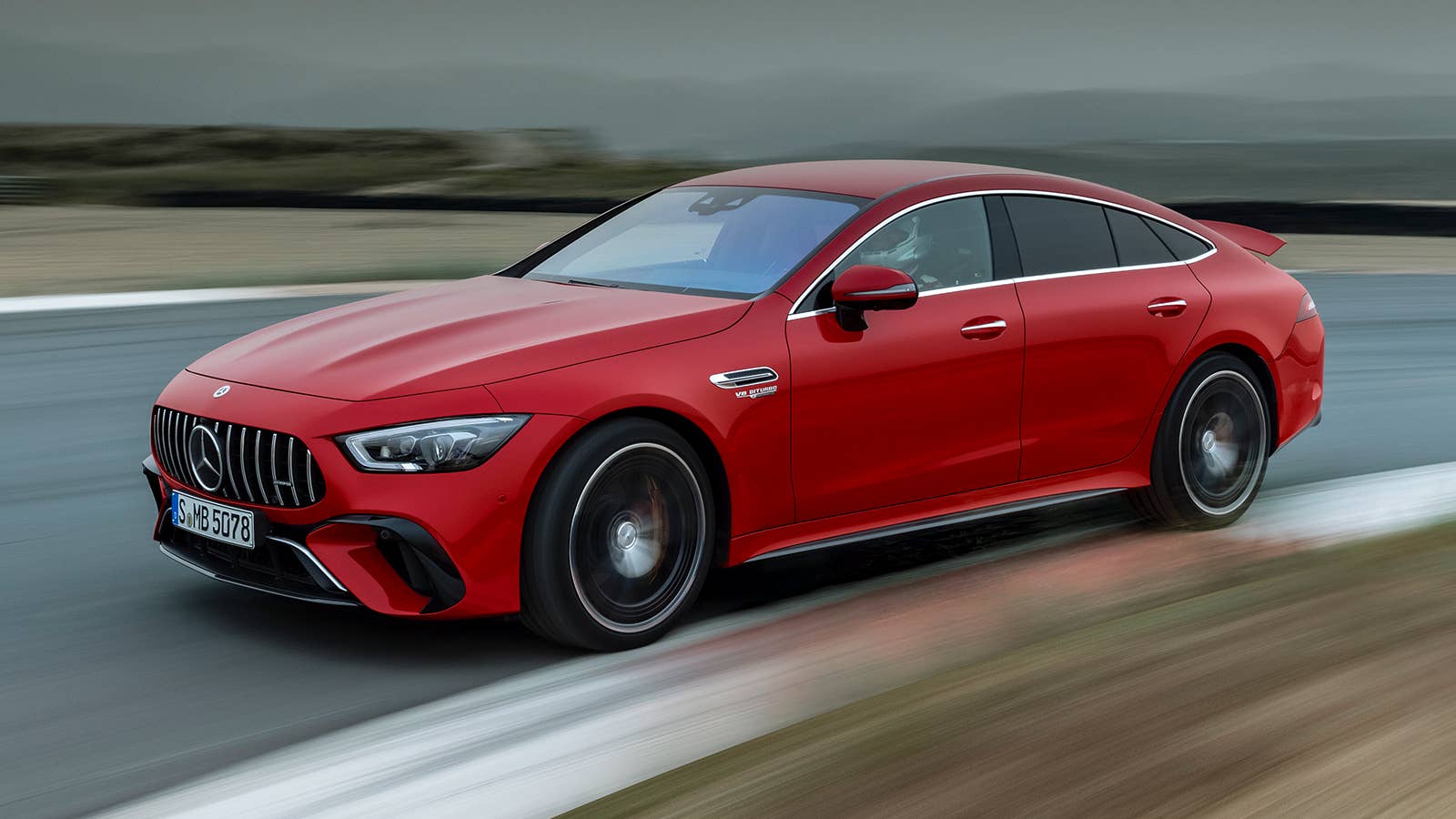 2022 Mercedes-AMG GT 63 S E PERFORMANCE (4MATIC+) (Kraftstoffverbrauch gewichtet, kombiniert (WLTP): 8,6 l/100 km; CO2-Emissionen gewichtet, kombiniert: 196 g/km; Stromverbrauch gewichtet: 10,3 kWh/100 km)Mercedes-AMG GT 63 S E Performance