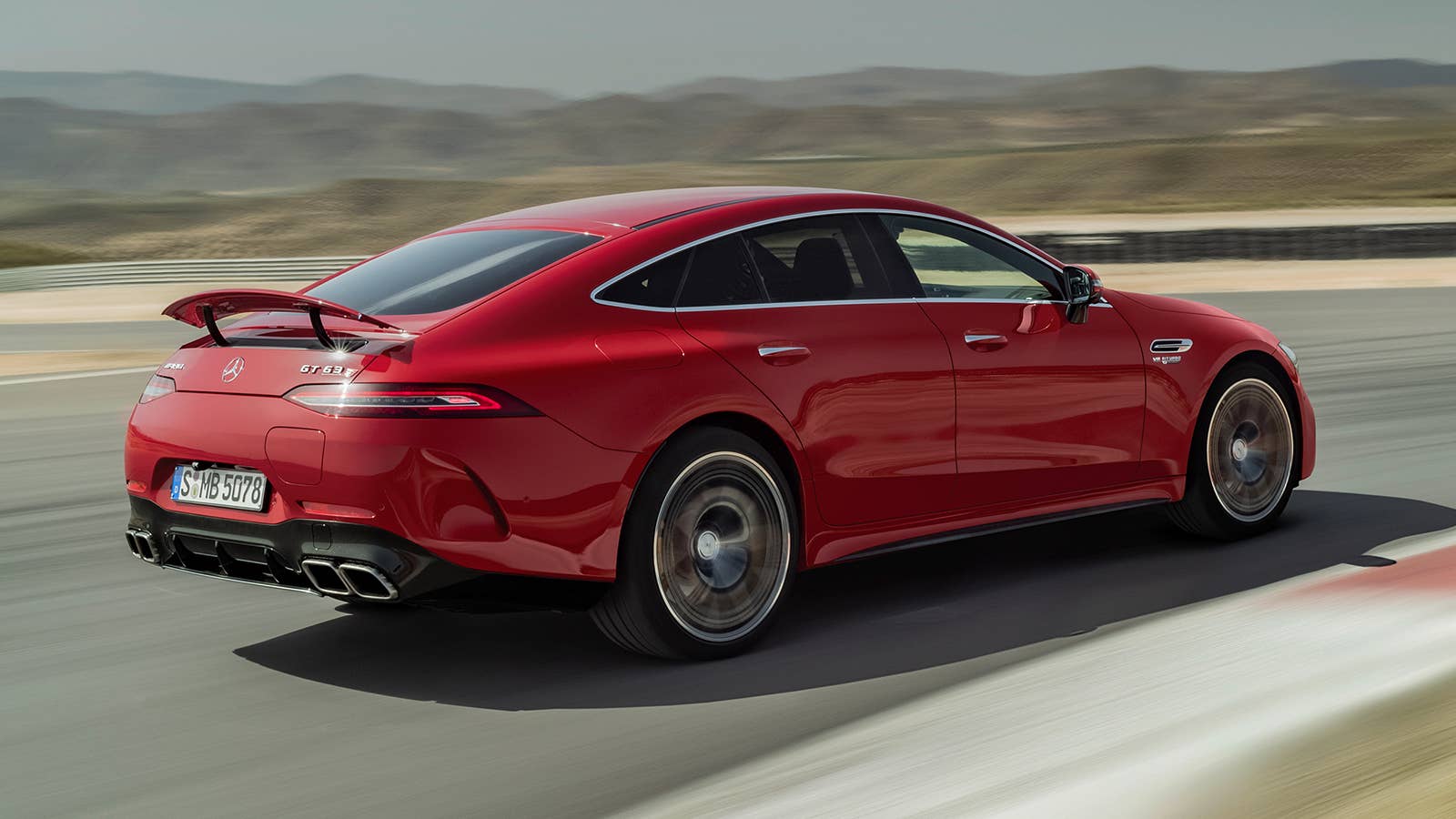 2022 Mercedes-AMG GT 63 S E PERFORMANCE (4MATIC+) (Kraftstoffverbrauch gewichtet, kombiniert (WLTP): 8,6 l/100 km; CO2-Emissionen gewichtet, kombiniert: 196 g/km; Stromverbrauch gewichtet: 10,3 kWh/100 km)Mercedes-AMG GT 63 S E Performance