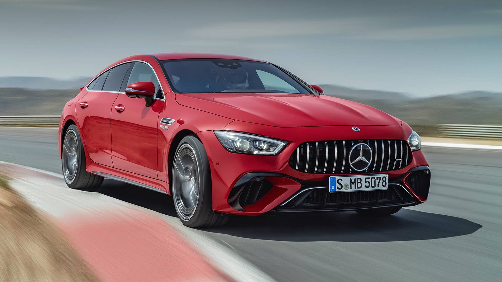 2022 Mercedes-AMG GT 63 S E PERFORMANCE (4MATIC+) (Kraftstoffverbrauch gewichtet, kombiniert (WLTP): 8,6 l/100 km; CO2-Emissionen gewichtet, kombiniert: 196 g/km; Stromverbrauch gewichtet: 10,3 kWh/100 km)Mercedes-AMG GT 63 S E Performance