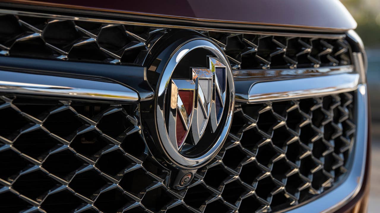 The 2021 Envision is now available in Buick’s successful Avenir trim, which provides an elevated level of refinement with exclusive features and design cues.