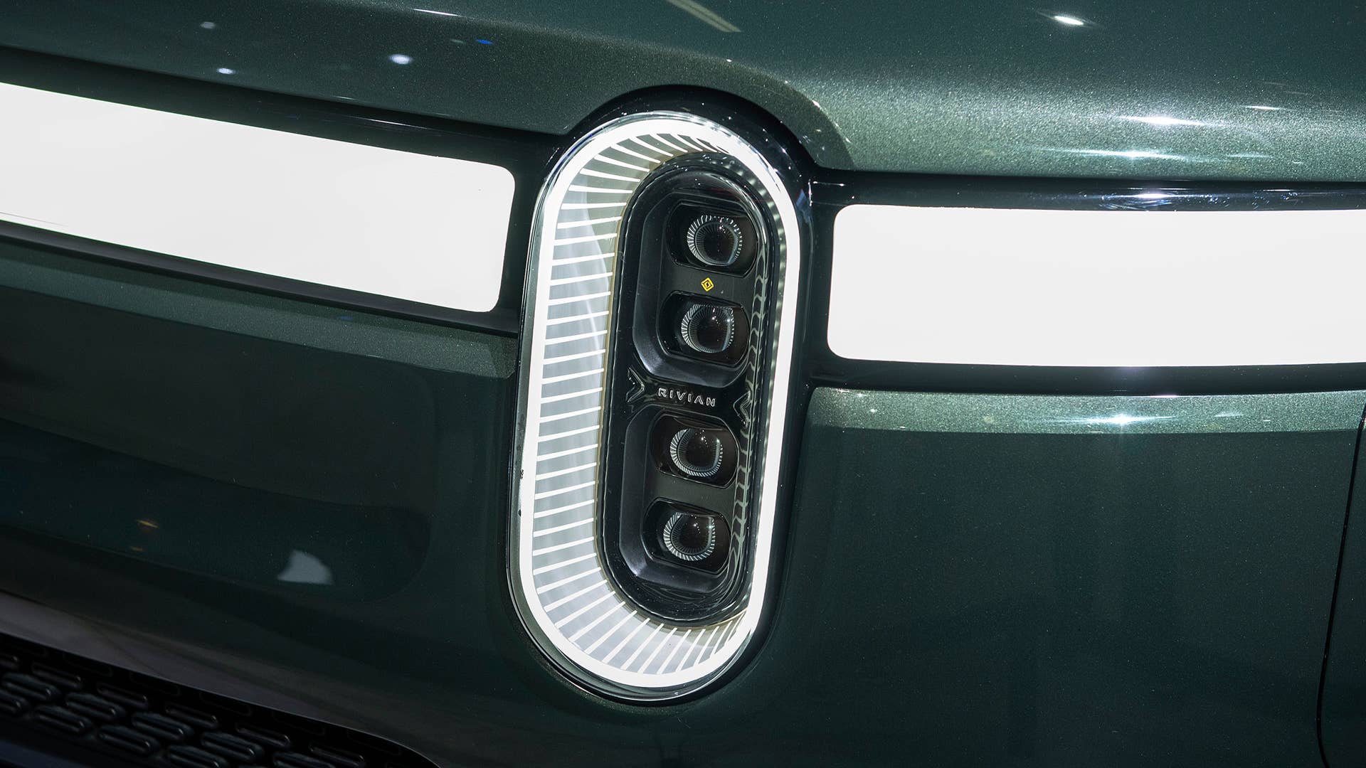 2021 Rivian R1S