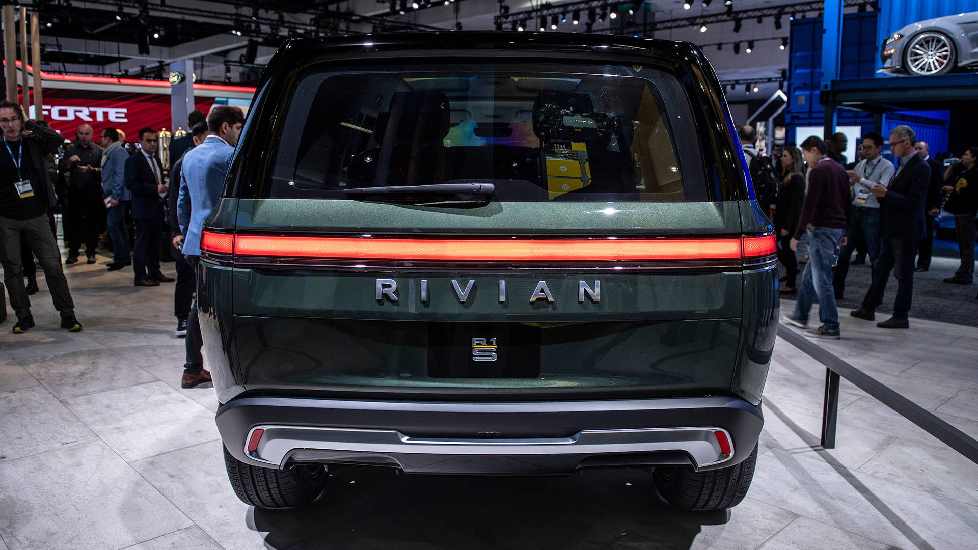 2021 Rivian R1S