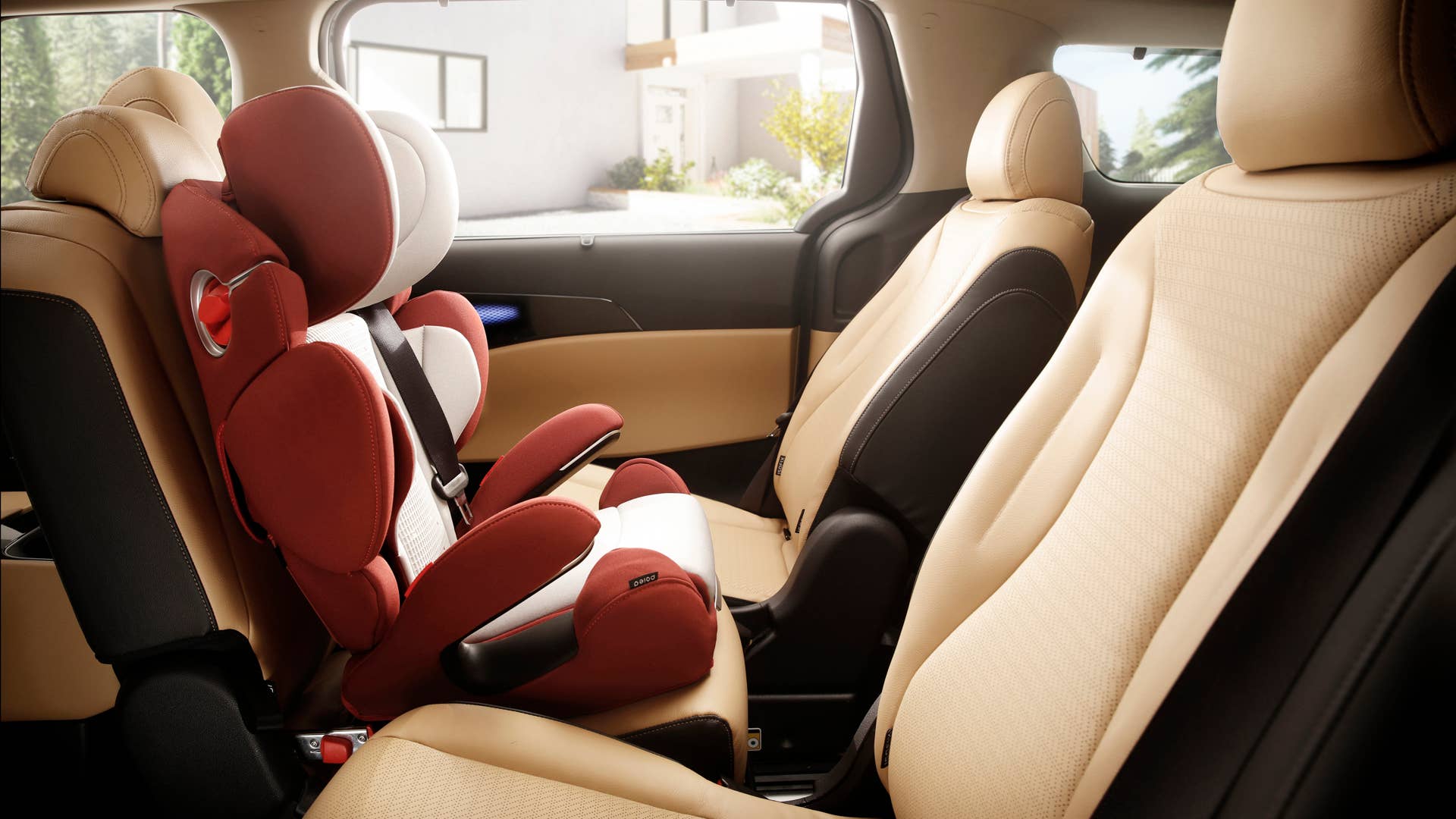 The Korean-market Kia Carnival, our Sedona, gets released online. It's grown longer by 1.5 inches and can set up to 11 people depending on market. Tech features include dual 12.3-inch screens and the ability for the driver to check on rear passengers via camera.