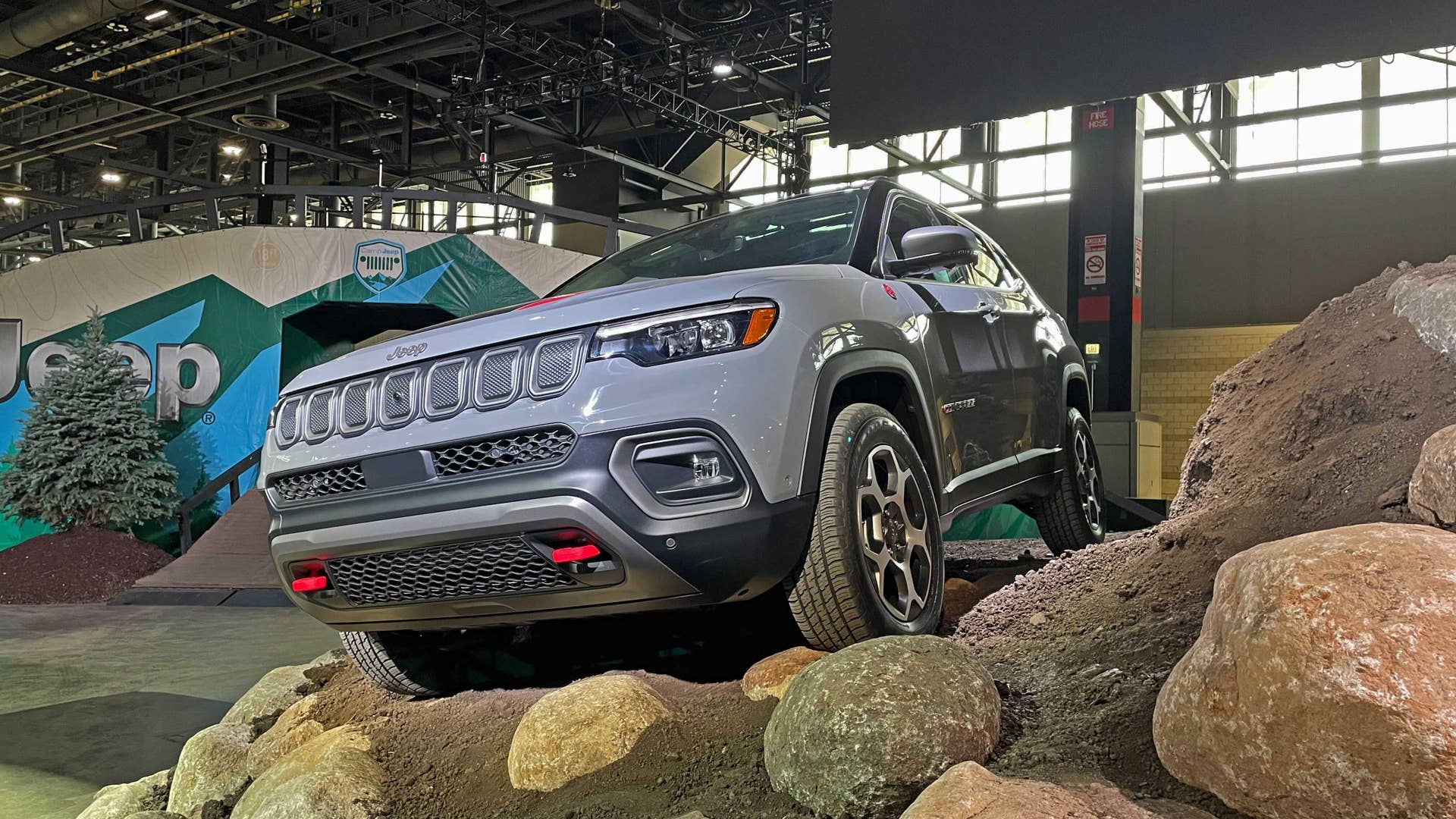 2022 Jeep Compass gets a refresh with a much sharper interior - Autoblog